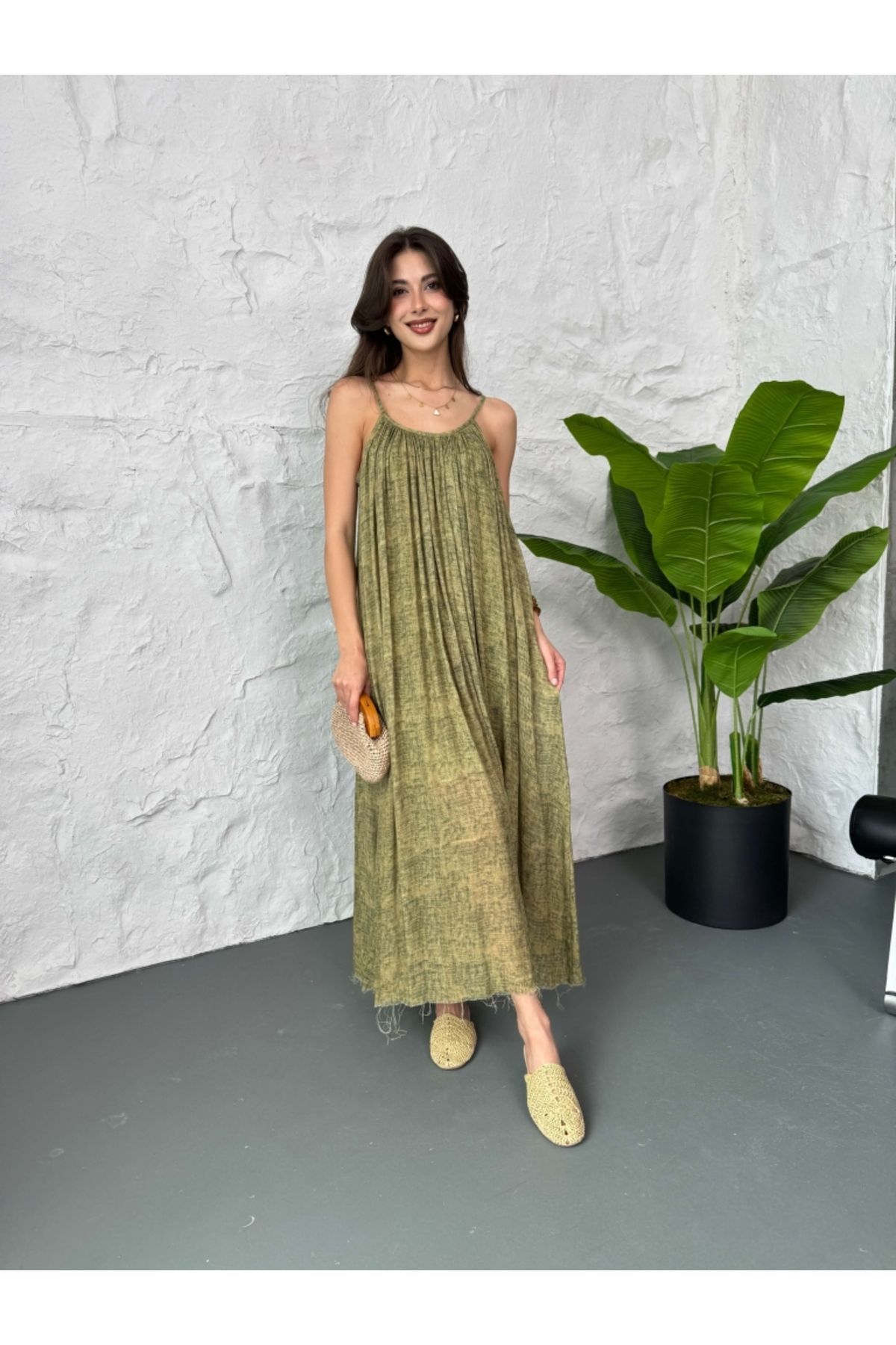 Elif Özbey Butik Haki Yıkamalı İp Askılı Keten Elbise