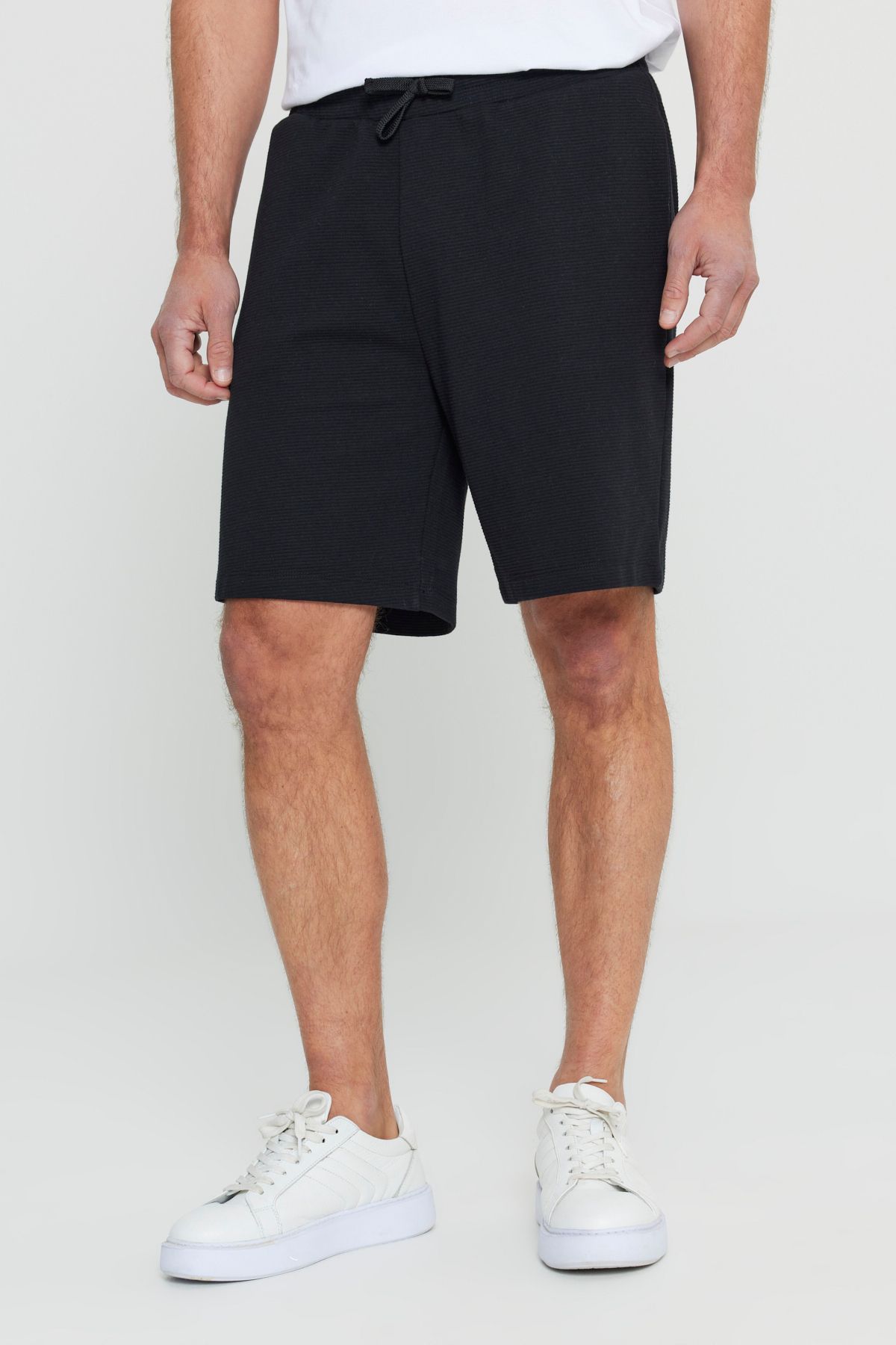 ACTIVE MODA Erkek Siyah Pamuklu Standart Fit Normal Kesim Beli Bağlamalı Yan Cepli Örme Şort