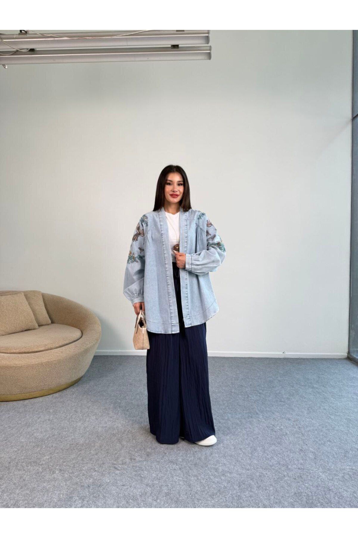 Butik Nakış Detaylı Kot Ceket