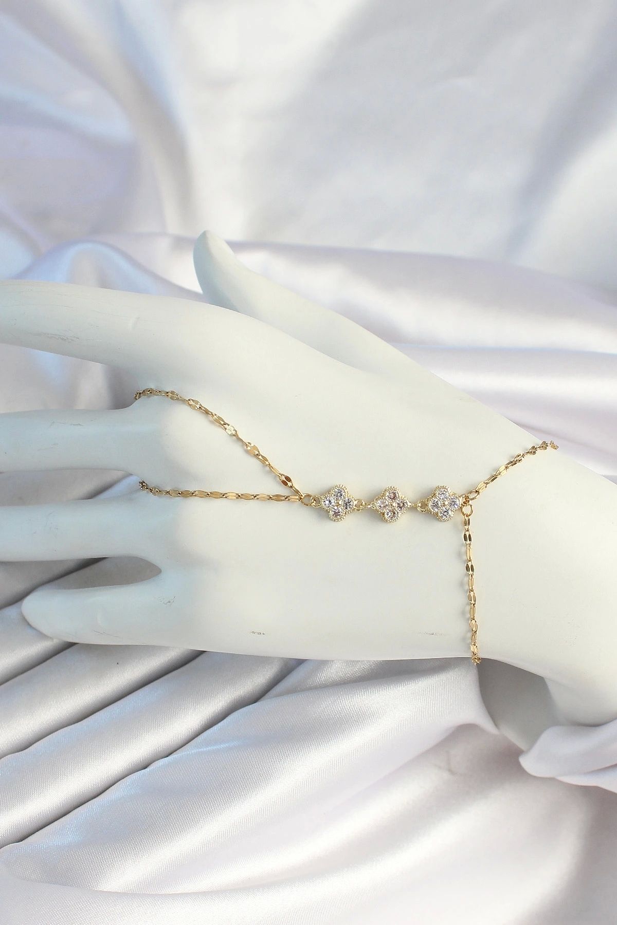 OurStyles 316L Çelik Zincirli Gold Renk Yonca Zirkon Taşlı Şahmeran - TJ-SN664