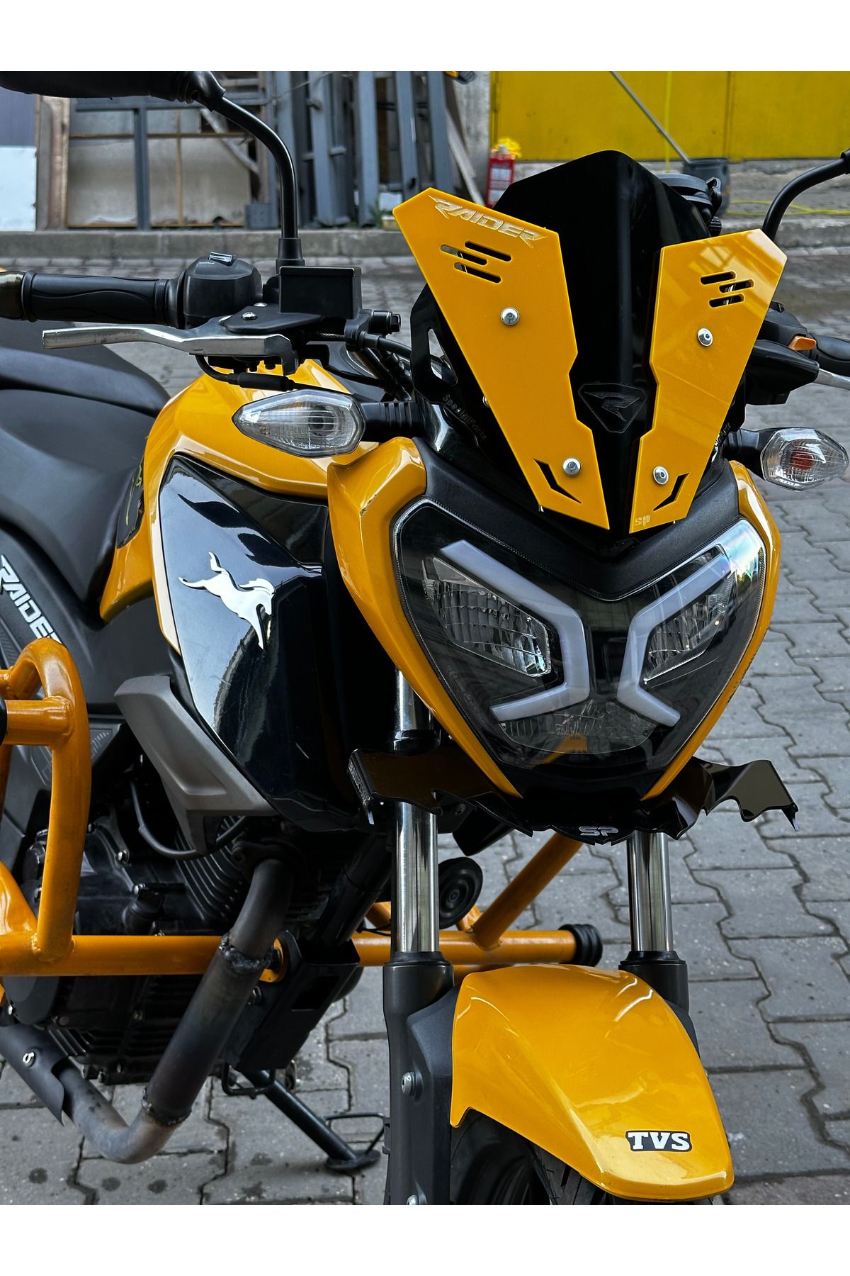 TVS SP RAİDER SPOR ÖN CAM (SPERLİK SARI)