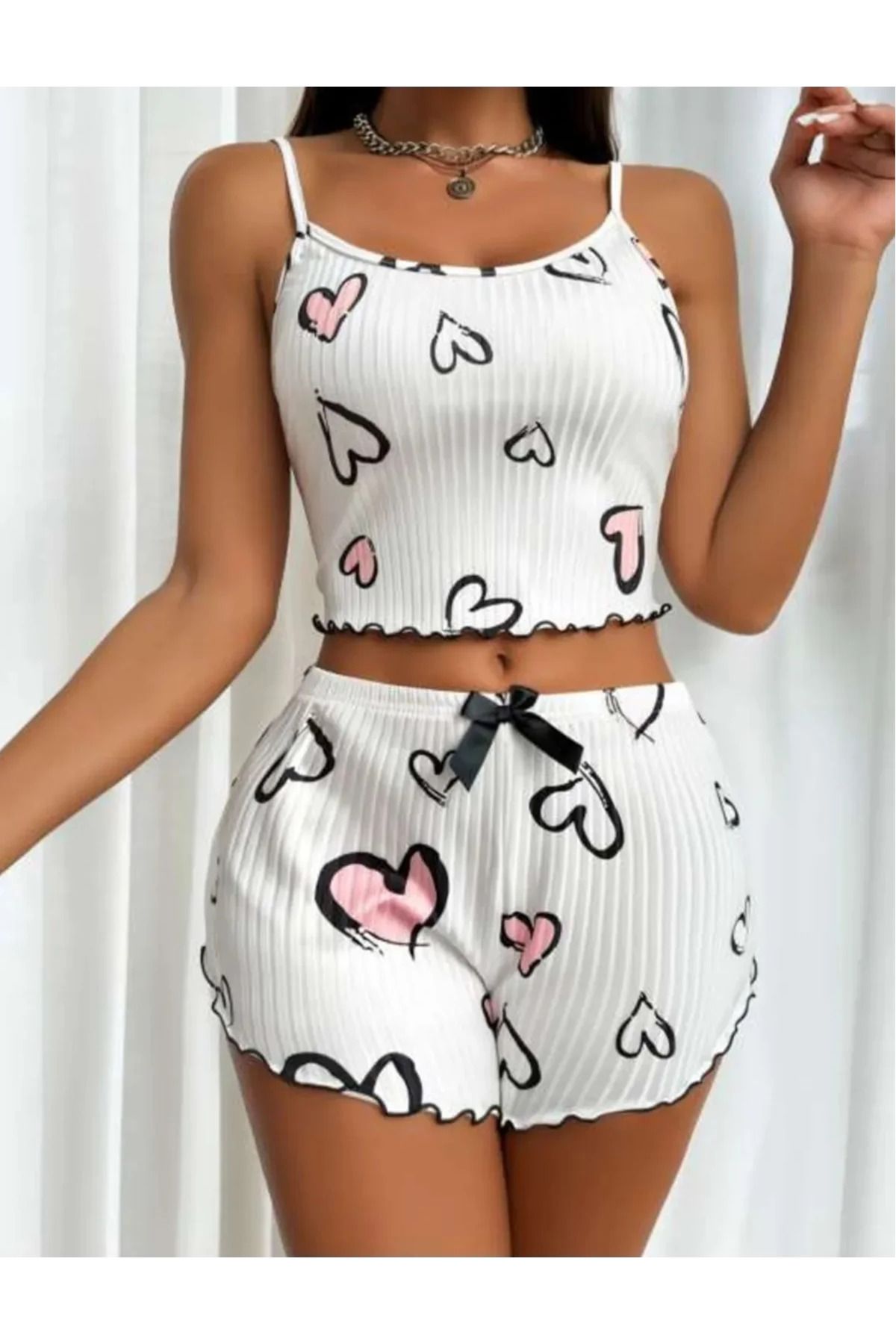 Butik Passione S-16 Beyaz İnce Askılı Kalp Desenli Kısa Şortlu Kadın Pijama Takımı