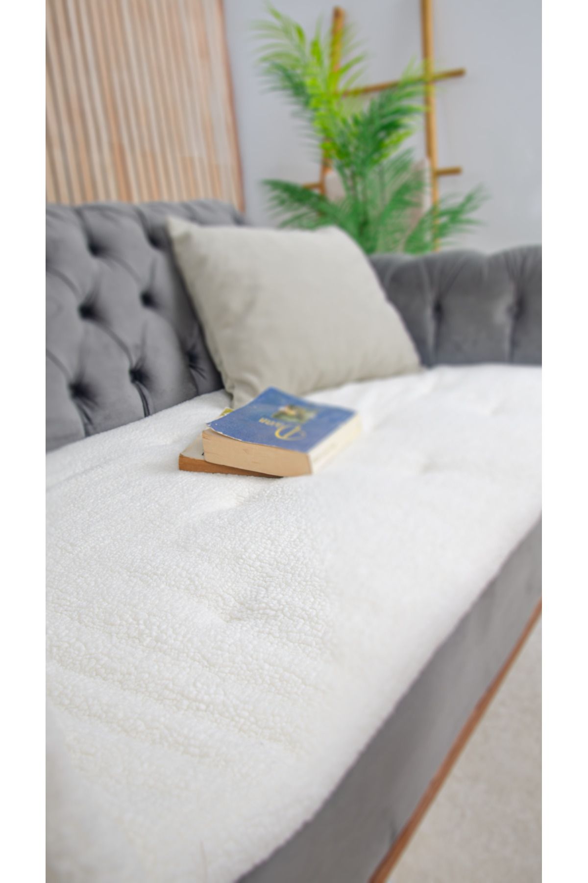 Bhoota Home Peluş Koltuk Örtüsü, Ekru Koltuk Minderi, İçi Elyaf Dolgulu Yıkanabilir Koltuk Şiltesi, 70x220 cm