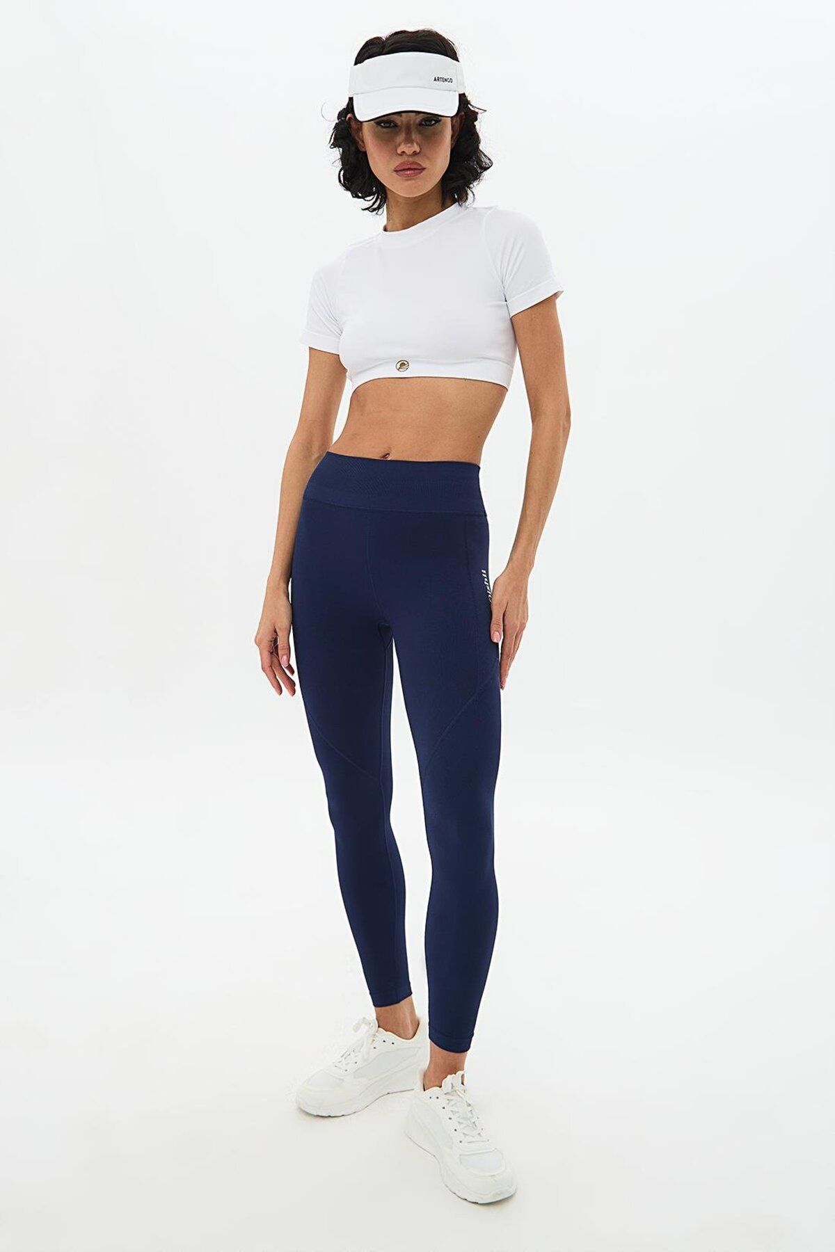 Oishii Kumo Kısa Crop Top Beyaz