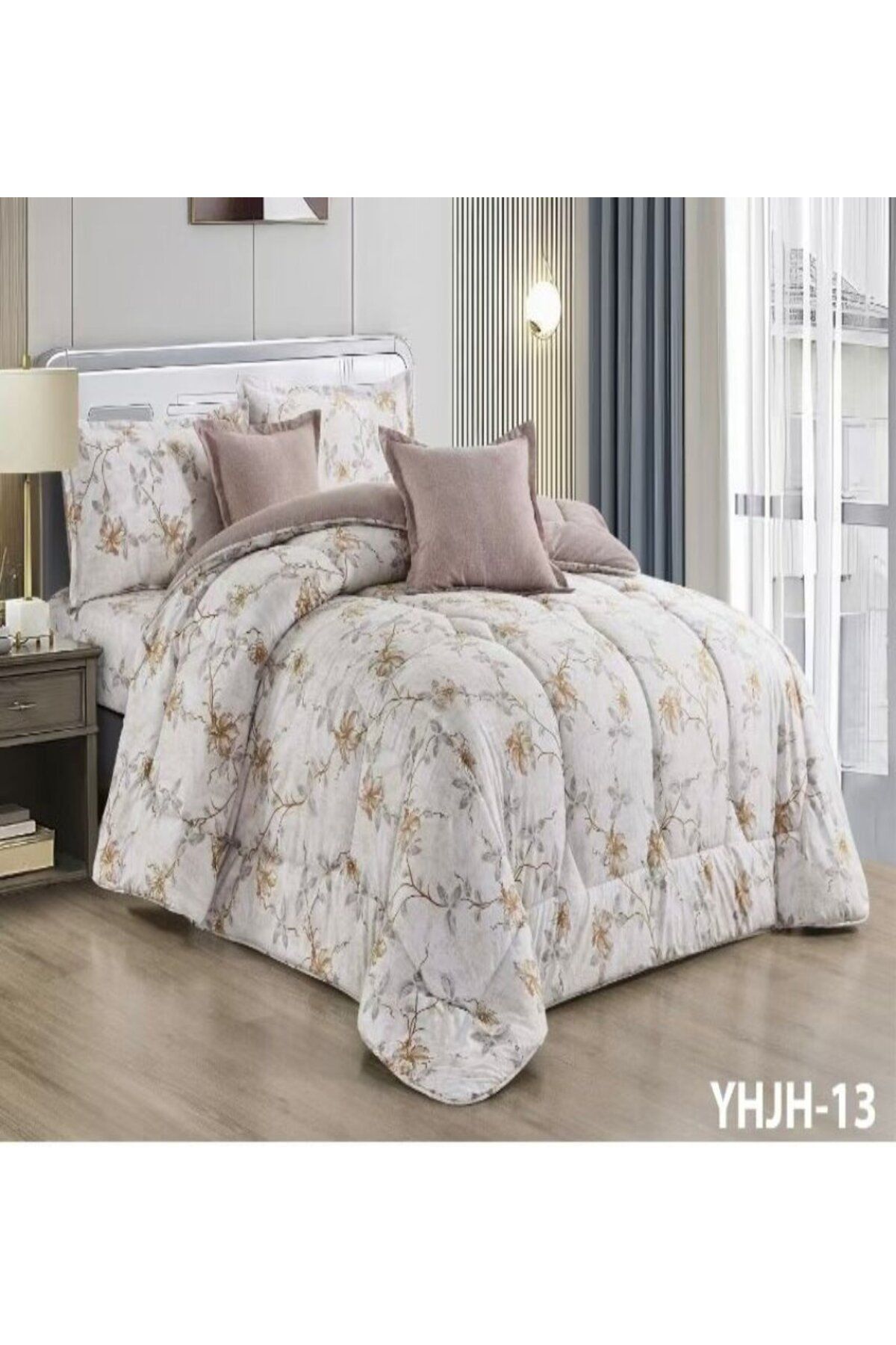 Generic-6-piece double bed sheet with a central filling, printed in distinctive colors 1