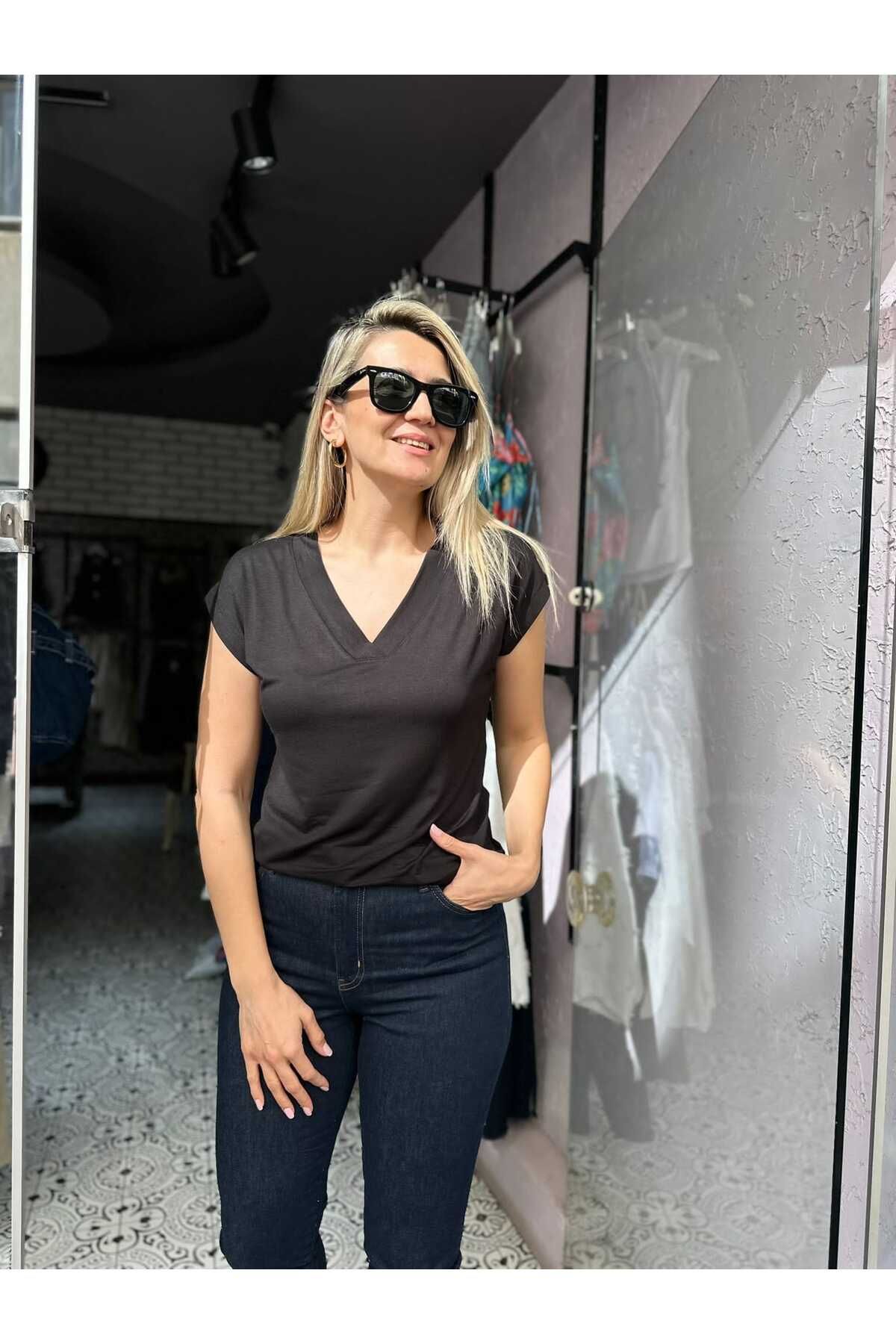 Rouge v yaka basic tshirt