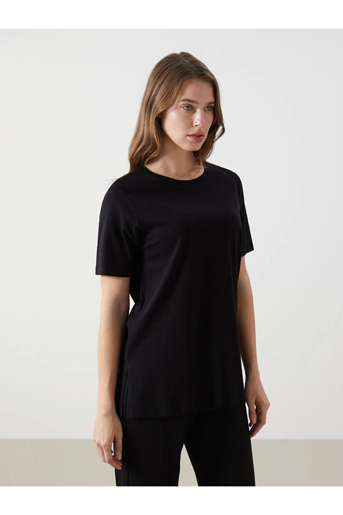 LC Waikiki LCW Comfort Siyah Bisiklet Yaka Kadın Tişört
