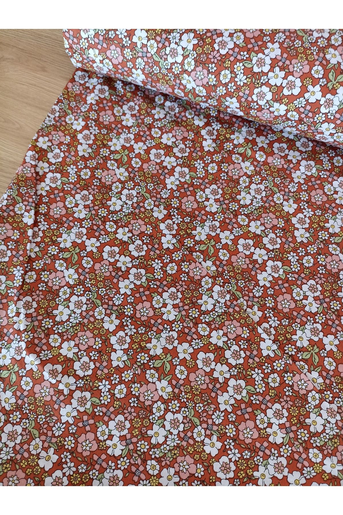 ida design store Kiremit Regi Çıtır Çiçek Desenli %100 Pamuk Poplin Kumaş 100x240