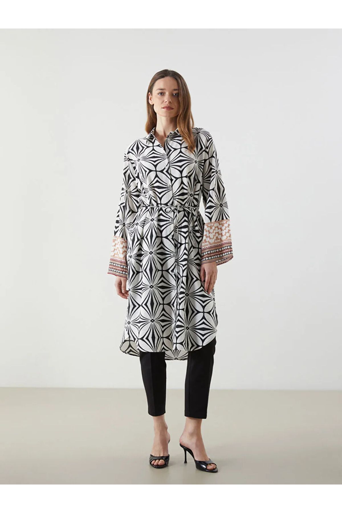 LC Waikiki LCWAIKIKI Classic Beyaz Desenli Oversize Kadın Gömlek Tunik