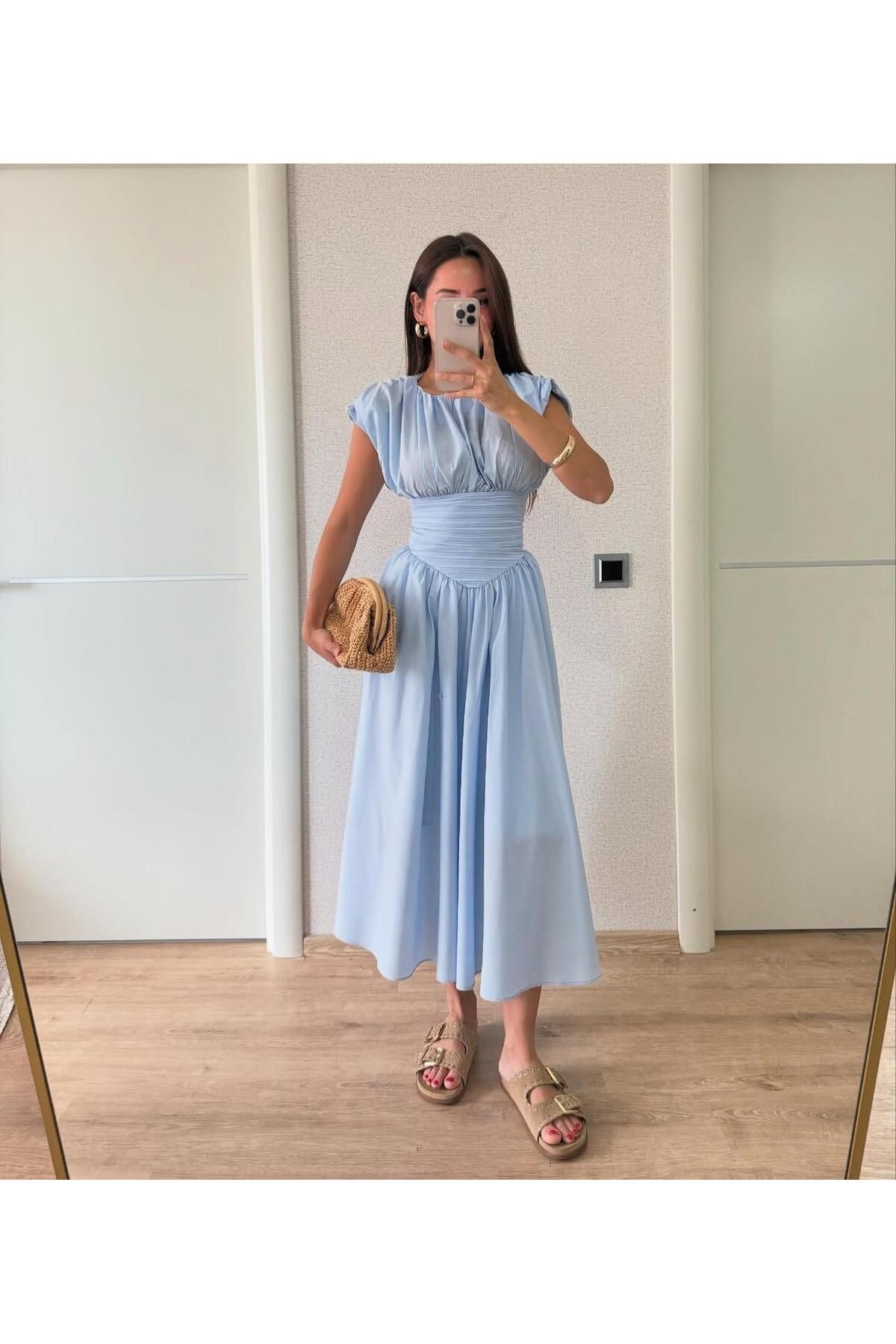 butik derin drapeli geniş çan etek beli büzgü tasarım kısa kollu bele oturan pinterest şık muadil midi elbise
