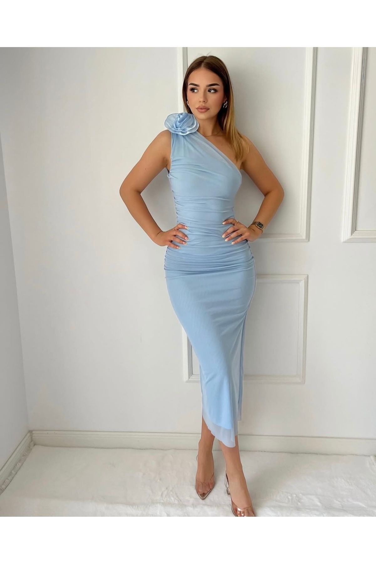 KOSHKA MODA Bebe mavi Çiçek Broslu Tek Omuz Tül Elbise