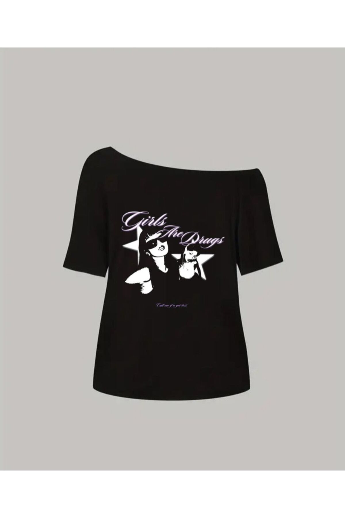 Koklonmoda Büyük Beden Kadın Düşük Omuz Kayık Yaka Girls Are Drugs Baskılı T-Shirt