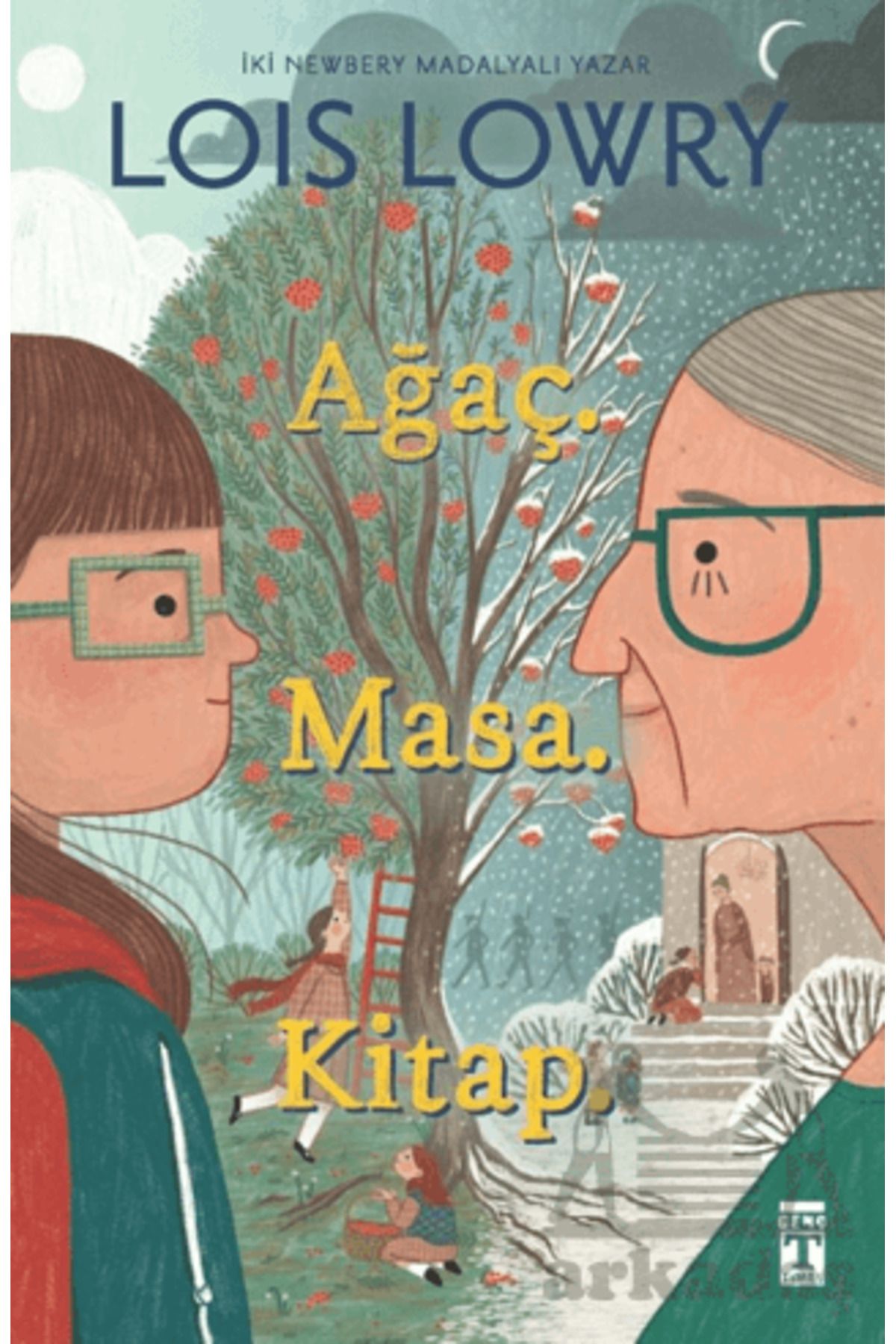 Genç Timaş Ağaç. Masa. Kitap.