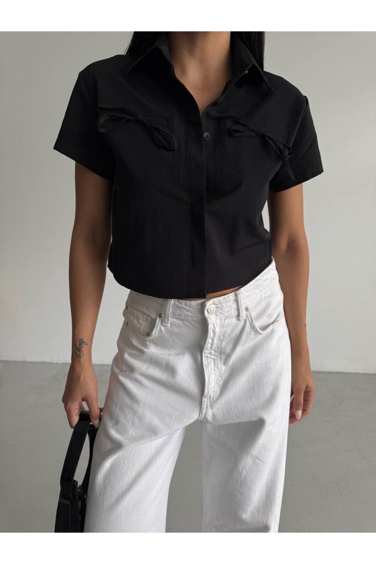 Castivo Fashion Fiyonk Detaylı Crop Poplin Gömlek