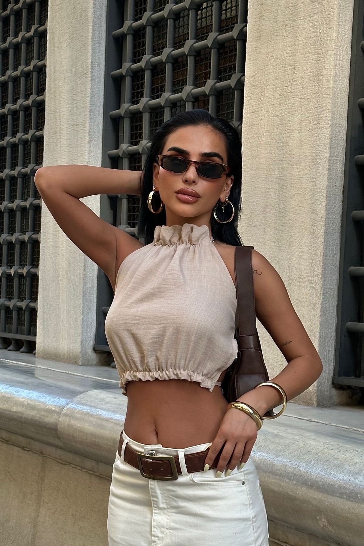 boutiquen Sırtı Açık Keten Look Crop Bluz