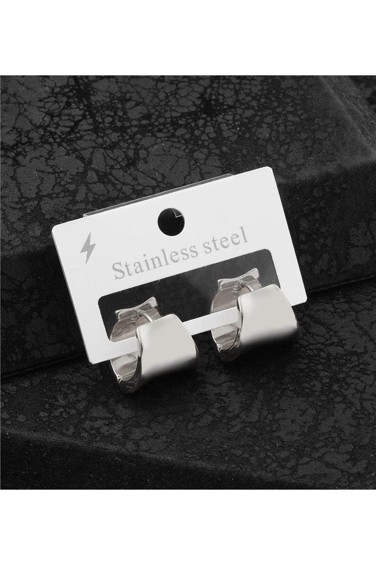 NKTCOLLECTİON Modern Tasarımlı Gümüş Renk Çelik Küpe - Minimalist ve Şık
