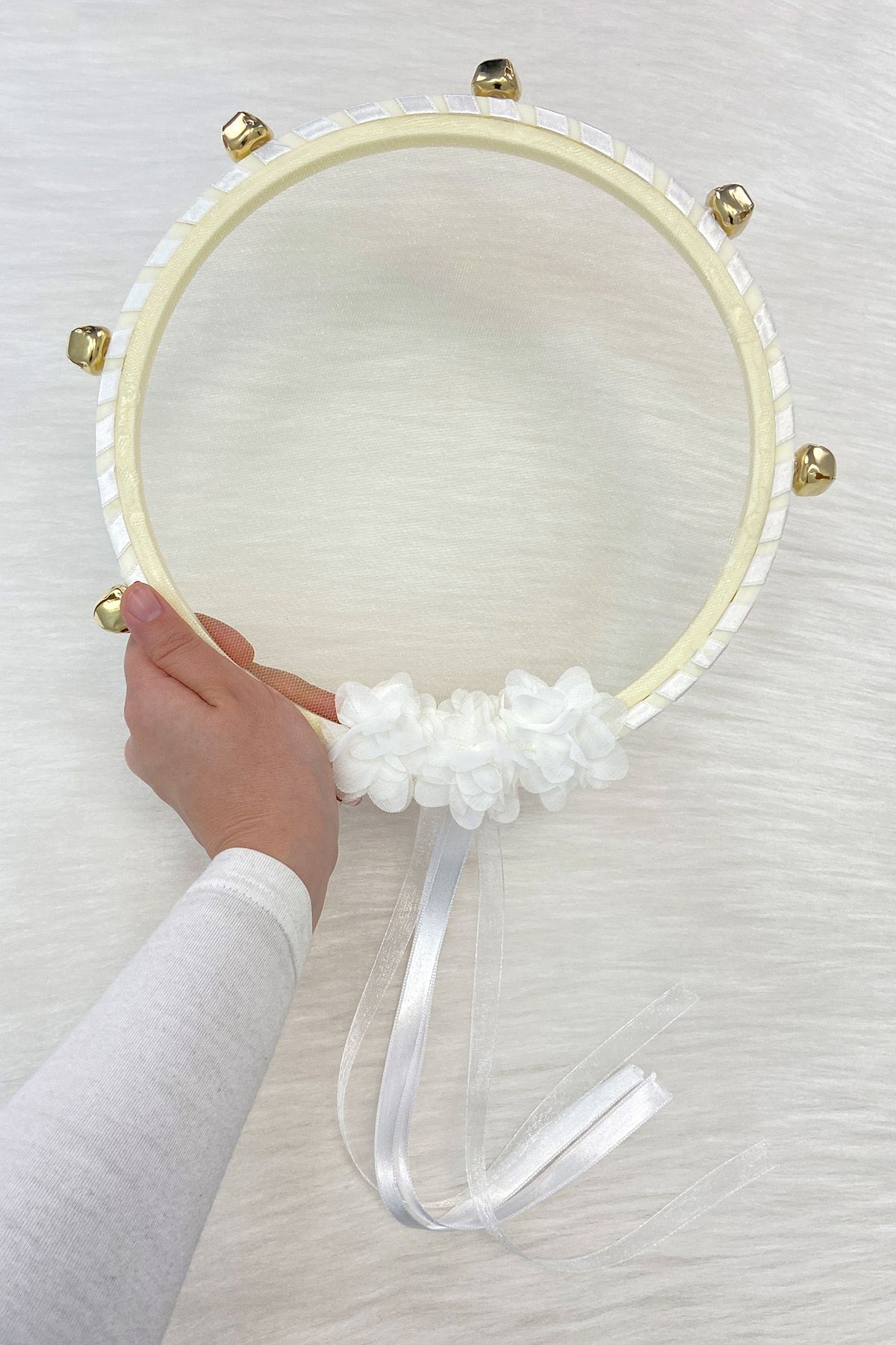 ZEYMERADE Beyaz Nedime Gelin Tefi, Çiçekli Düğün Kına Gecesi Sünnet Bekarlığa Veda Bride Defi Zilli 1 Adet