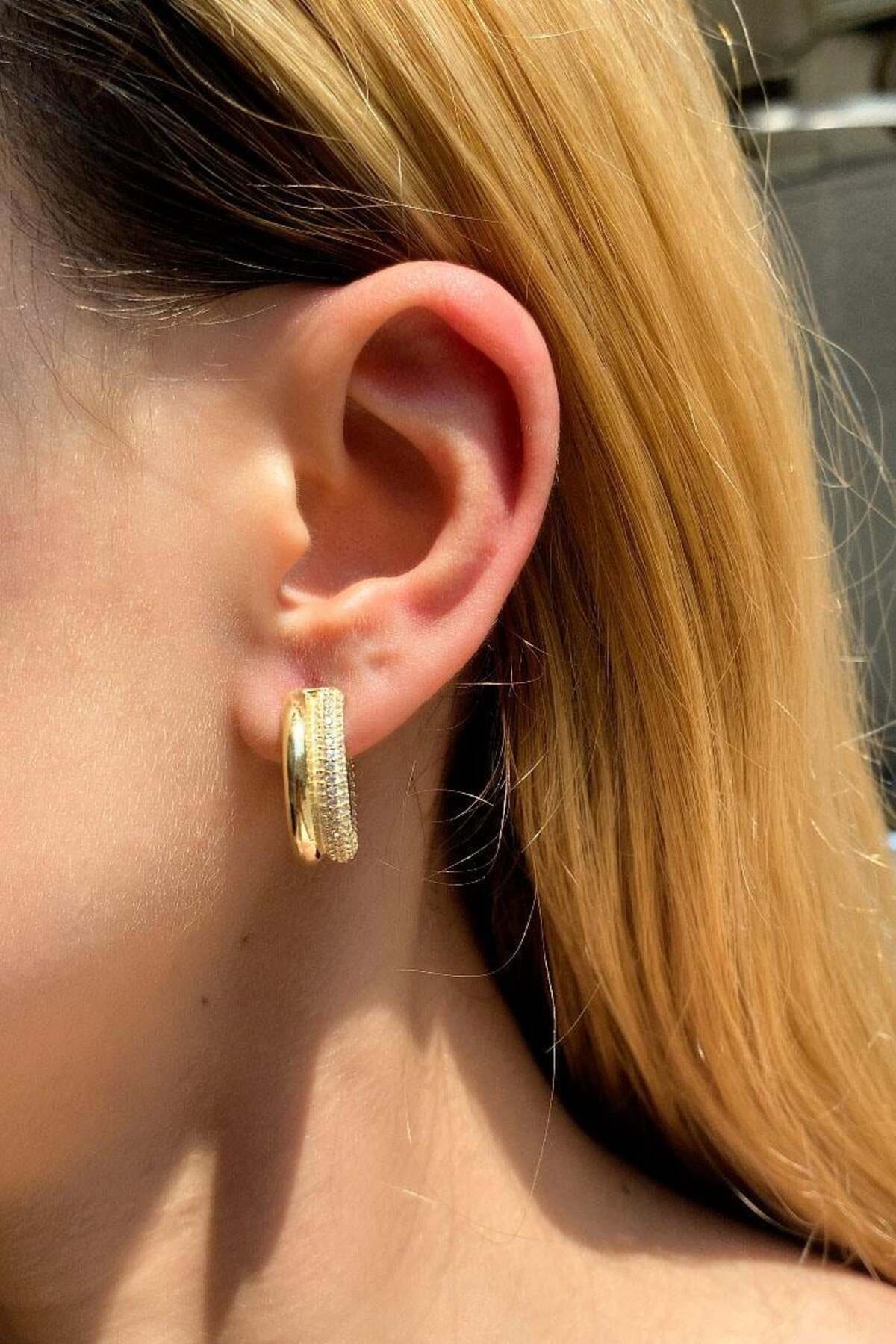 Spossy Silver Jewelry Yarısı Parlak Yarısı Taşlı Küpe