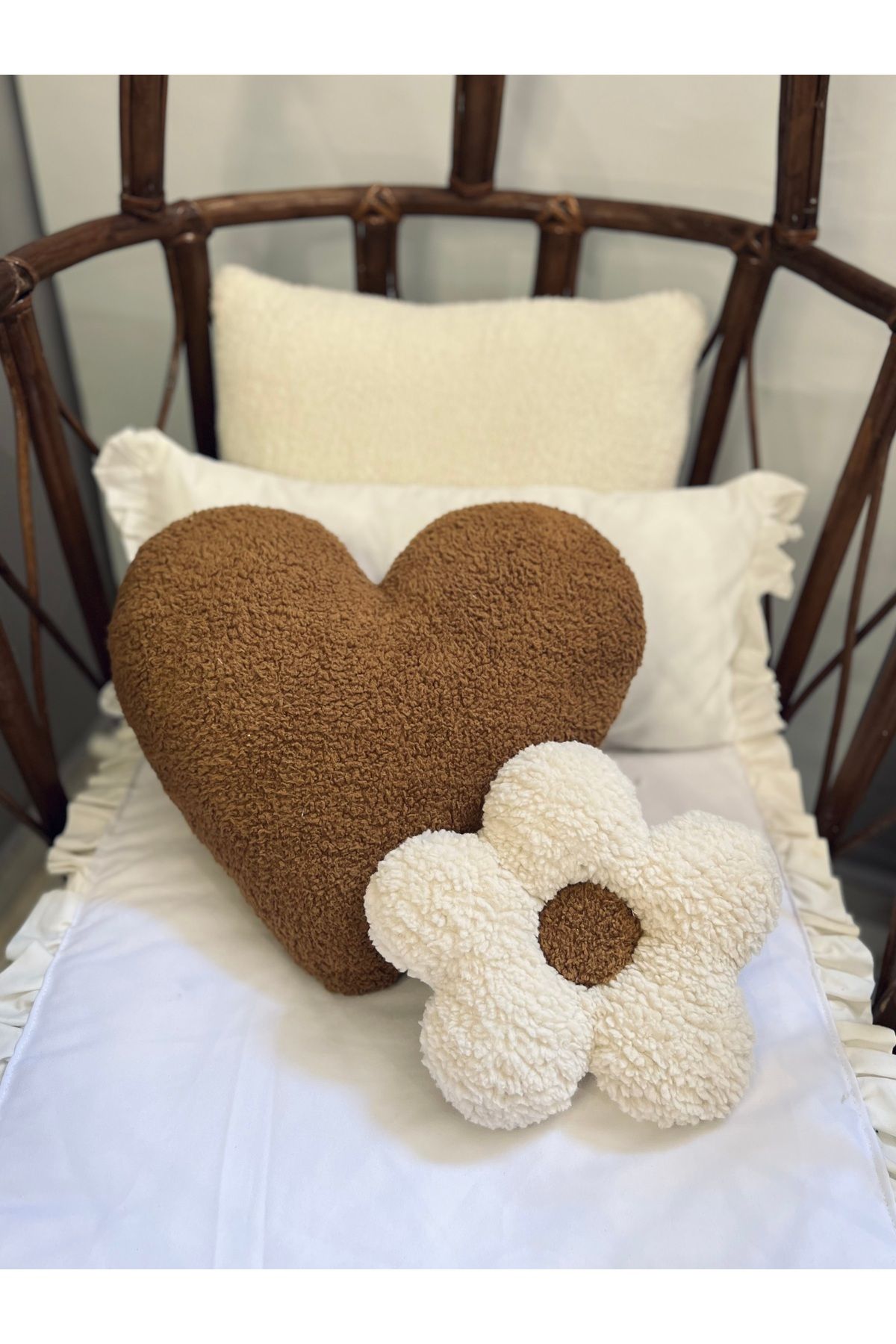 Cherry Bloom Cotton Papatya Yastık Mini ve Kalp Yastık Ekru Kahve