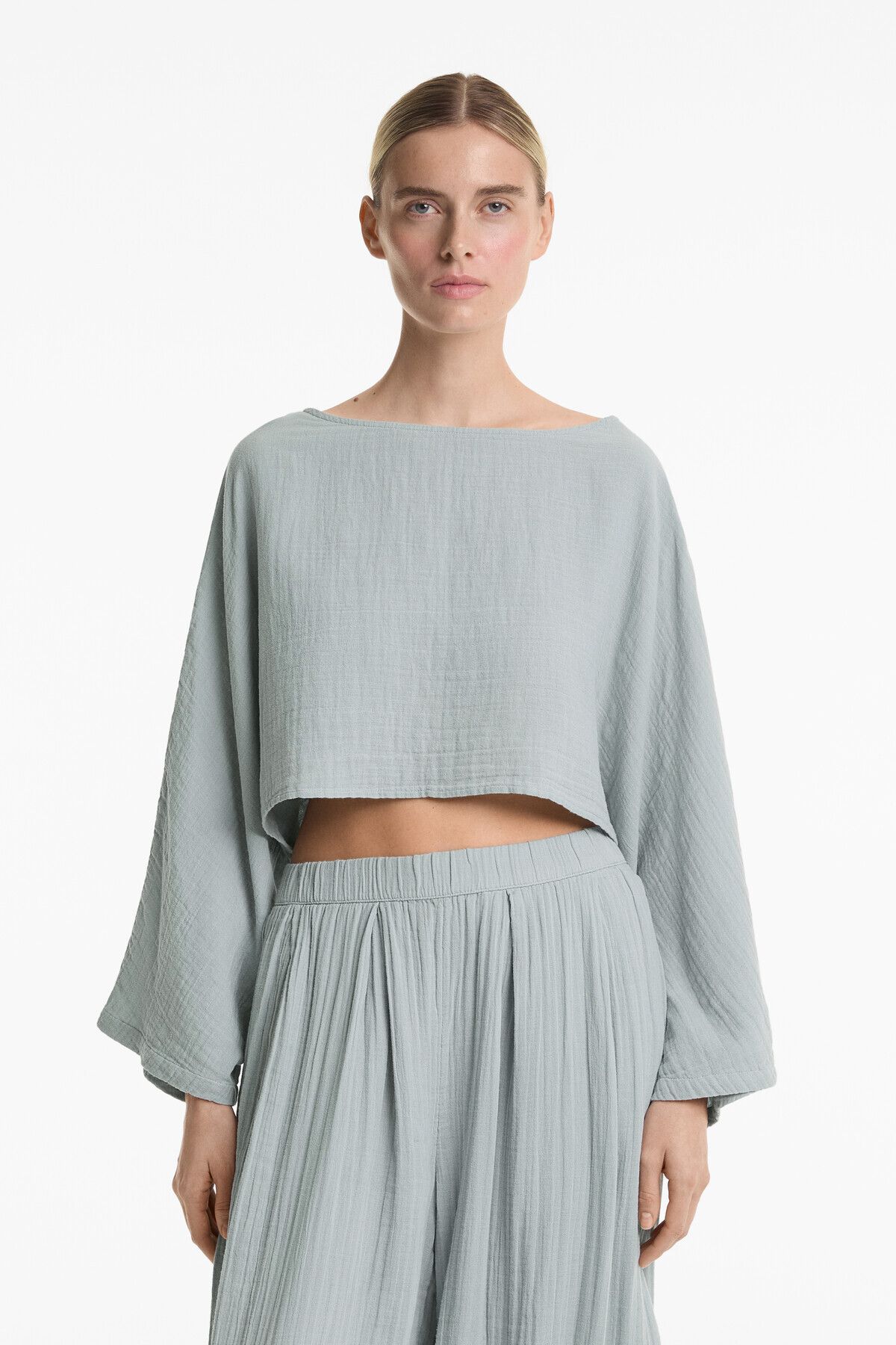 Oysho % 100 pamuklu pelerin kollu crop bluz