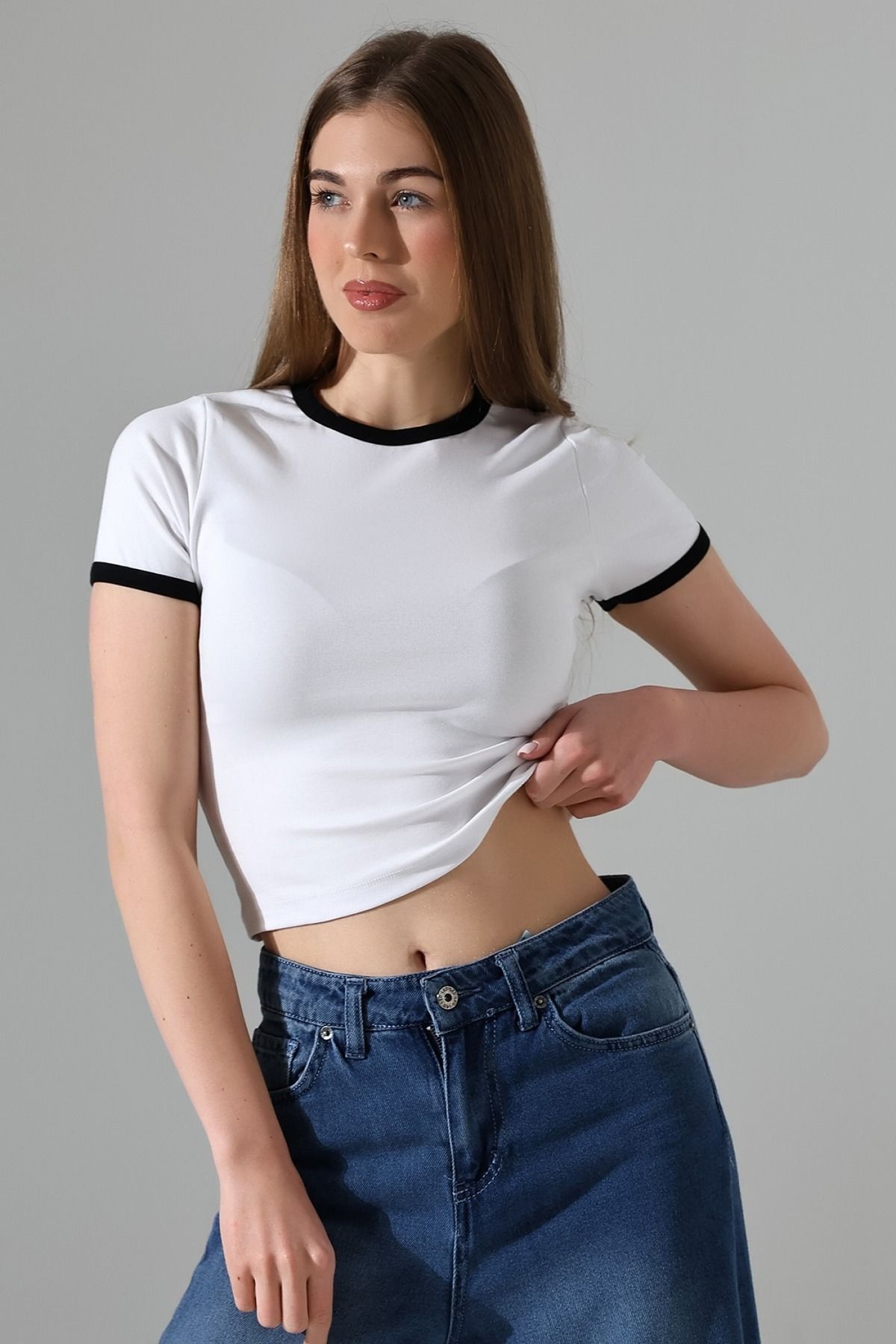 Gür Kompakt Ribanalı ve Kolağzı Garnili Bisiklet Yaka T-Shirt