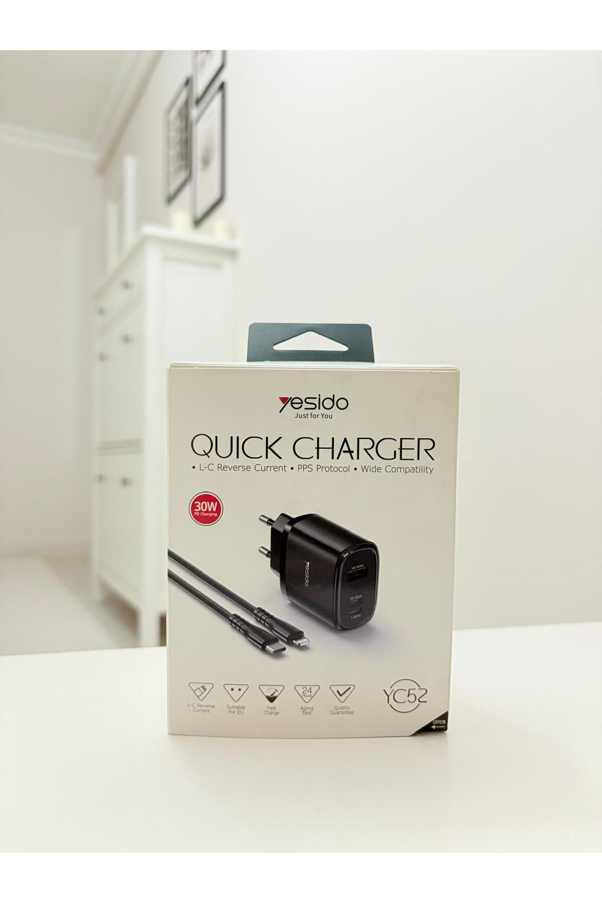 Store 30W Yesido YC52 Type-C, Lightning ve Usb Girişli - 1M 27W Type-C to Lightning Kablolu PD Şarj Cihazı