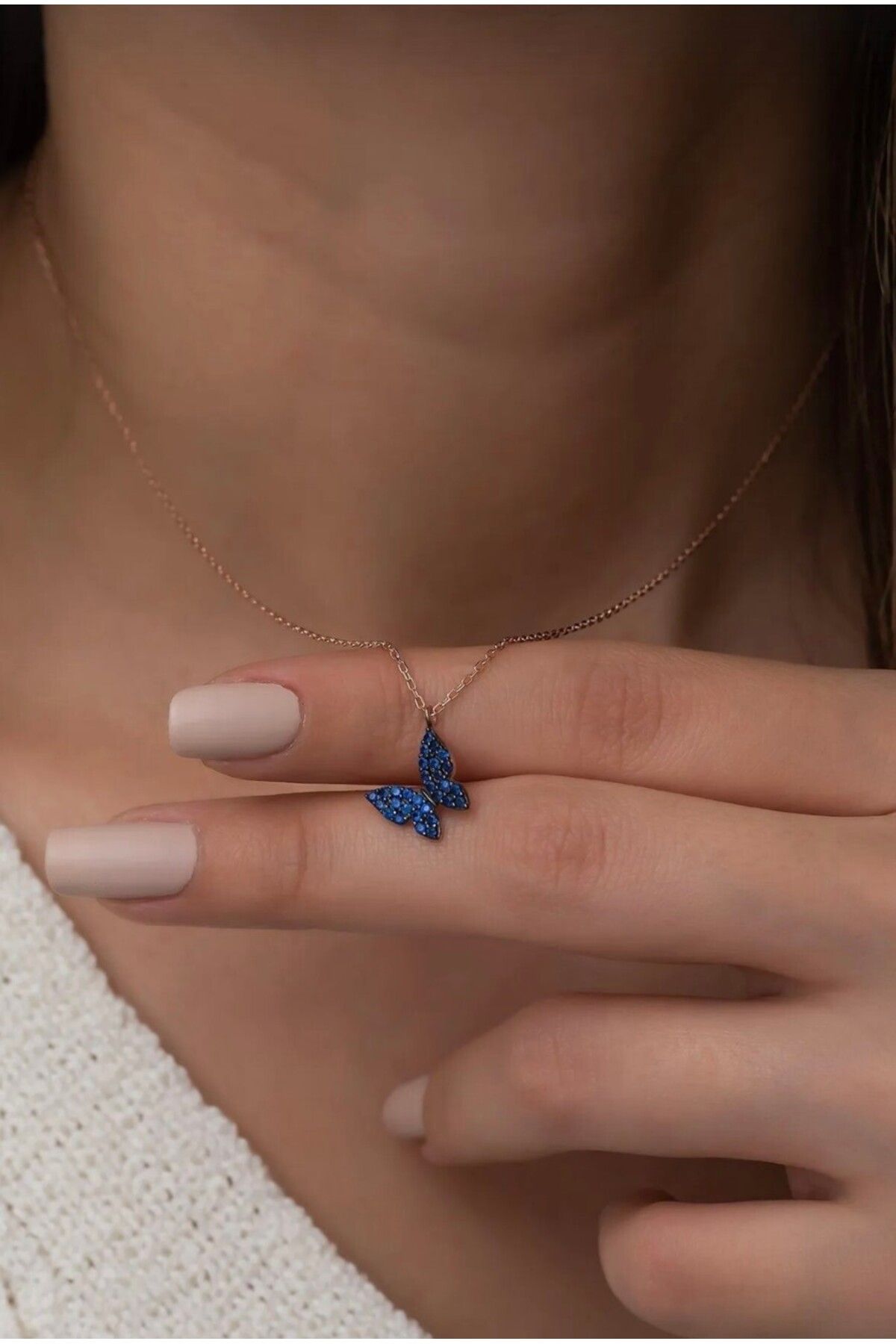 Stor Papillon Bleu: Minik Mavi Kelebek Gümüş Kolye