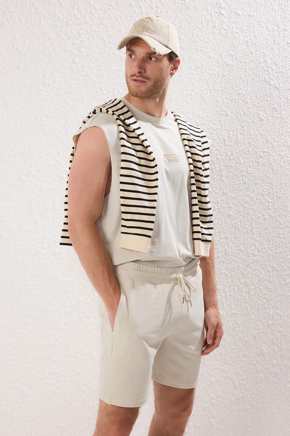 Trendyolmilla  Taş Regular/Normal Kesim Dokulu Şort & Bermuda TMNSS25SR00014 - Görsel 2