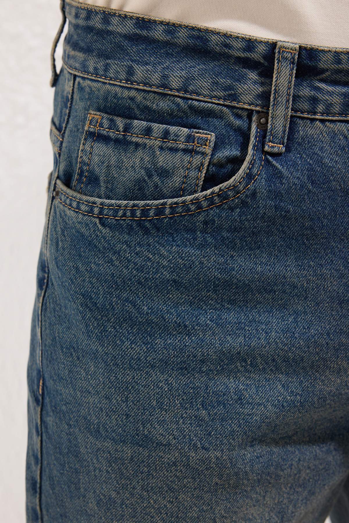 Trendyol Collection-Marineblaue Essential-Jeans – 100 % Baumwolle, Distressed Wash TMNAW23JE00104 4