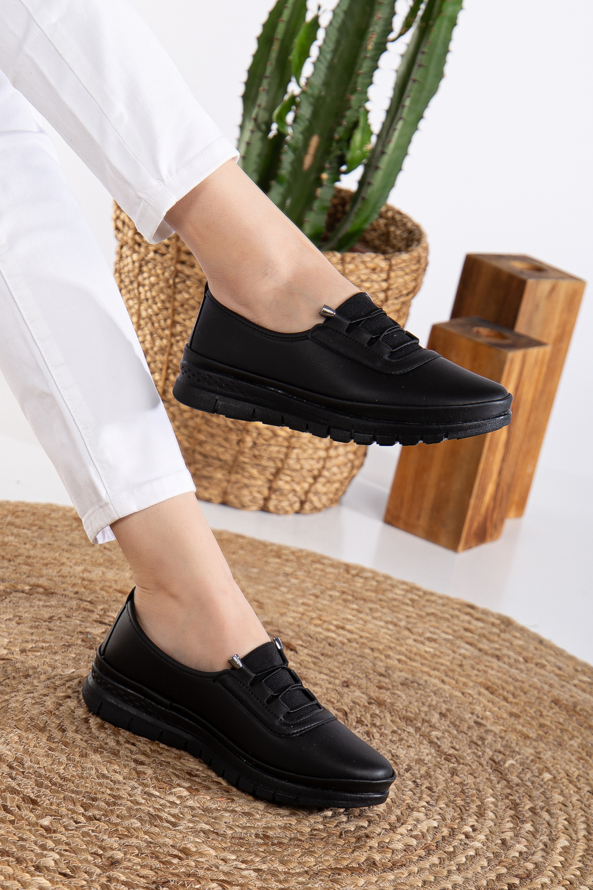 Slipcat  Kadın Lastikli Detaylı Ciltli Anne Ayakkabısı Günlük Ayakkabı Babet - Görsel 6