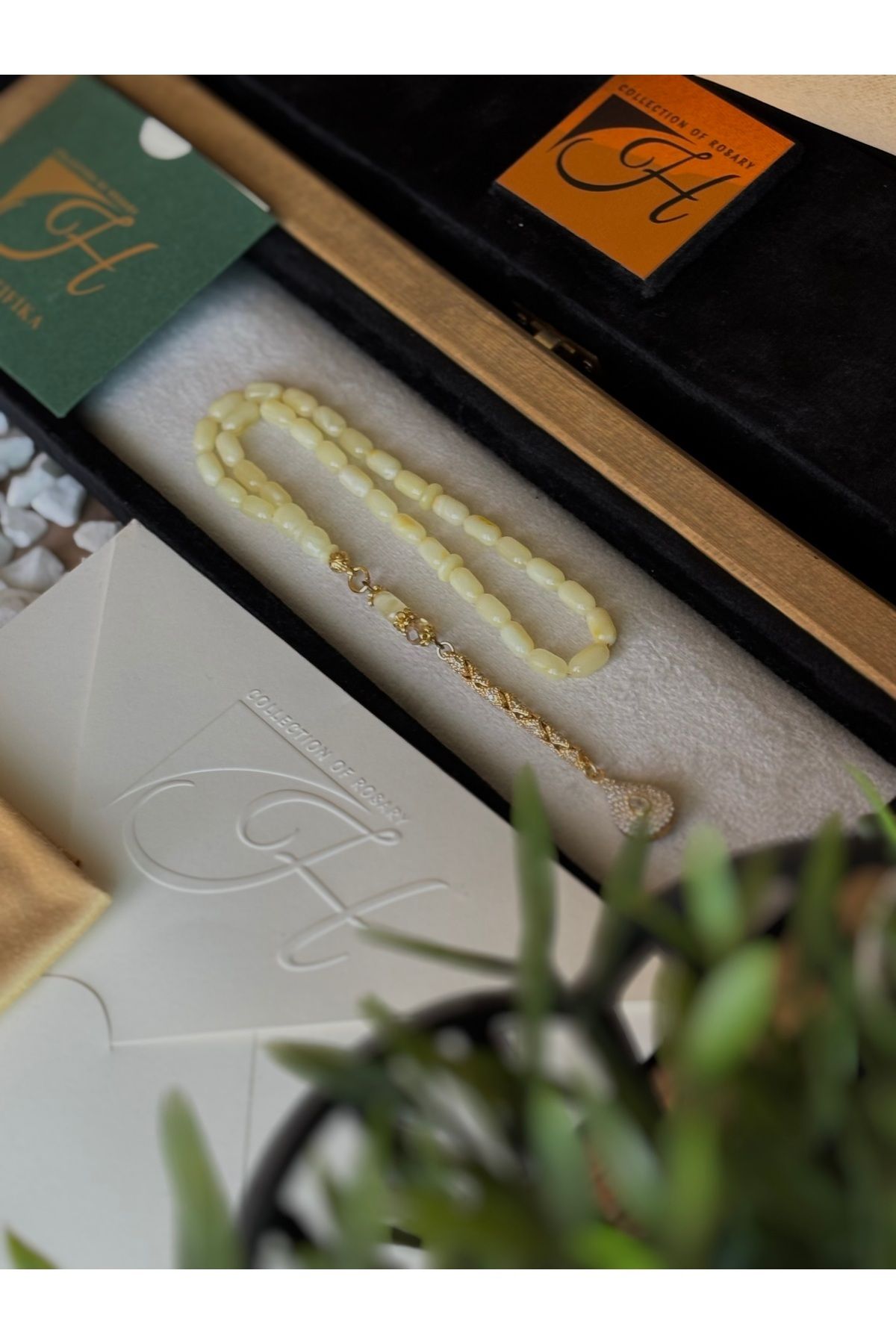 COLLECTION OF ROSARY SERTİFİKALI DAMLA KEHRİBAR ÖZEL TASARIM PÜSKÜLLÜ,BÜROKRAT BOY