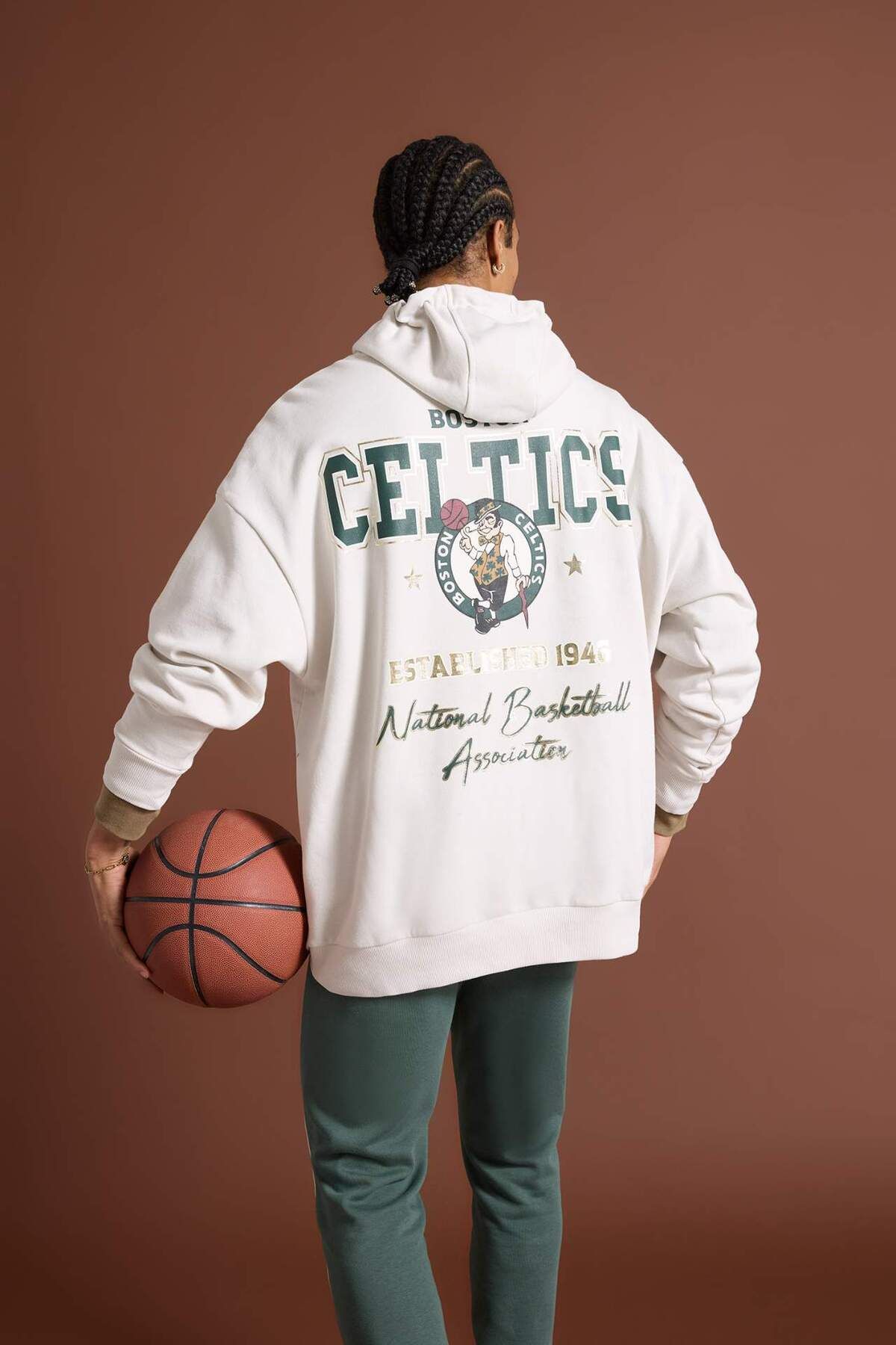 DeFacto DeFactoFit NBA Boston Celtics Oversize Geniş Kalıp Kapüşonlu Kalın Kumaş Sweatshirt D3242AX24WN