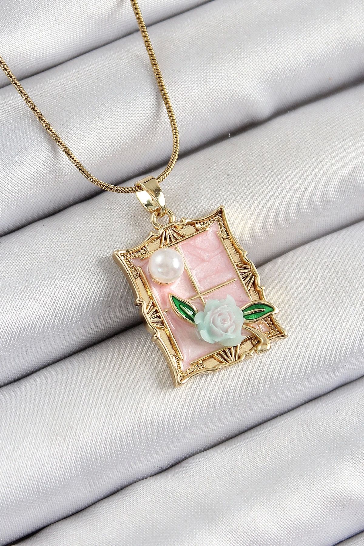 GLIMMERY 316L Çelik Zincir Pembe Sanatsal Portre İnci Detaylı Gül Figürlü Model Gold Renk Kadın Kolye