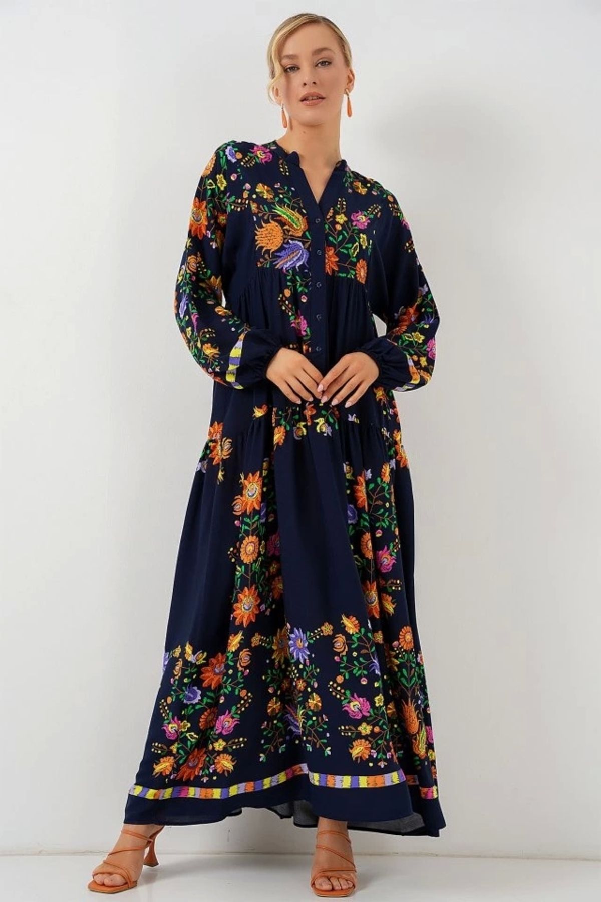 Butik 2423 Otantik Desenli Tesettür Elbise - Düz Lacivert