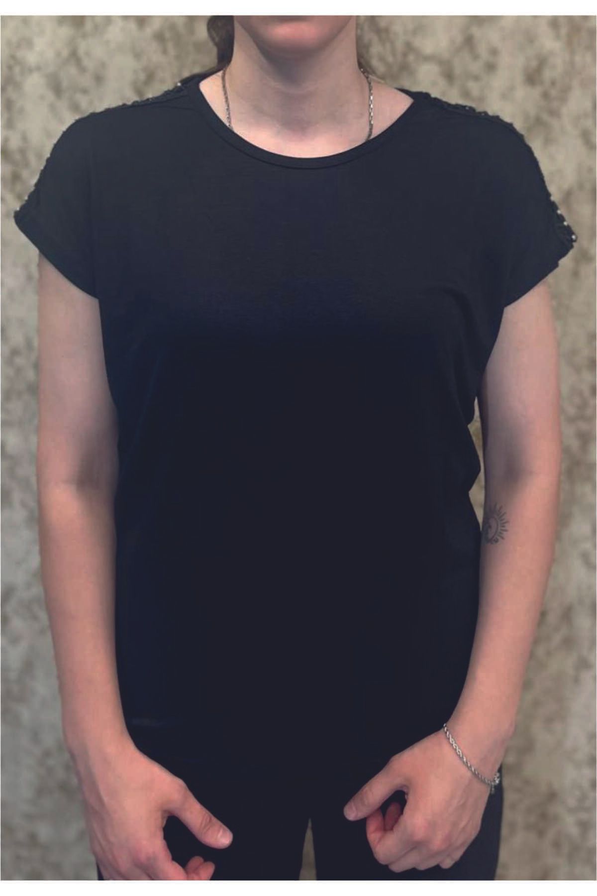 MAK t-shirt Omuz Taşlı Siyah