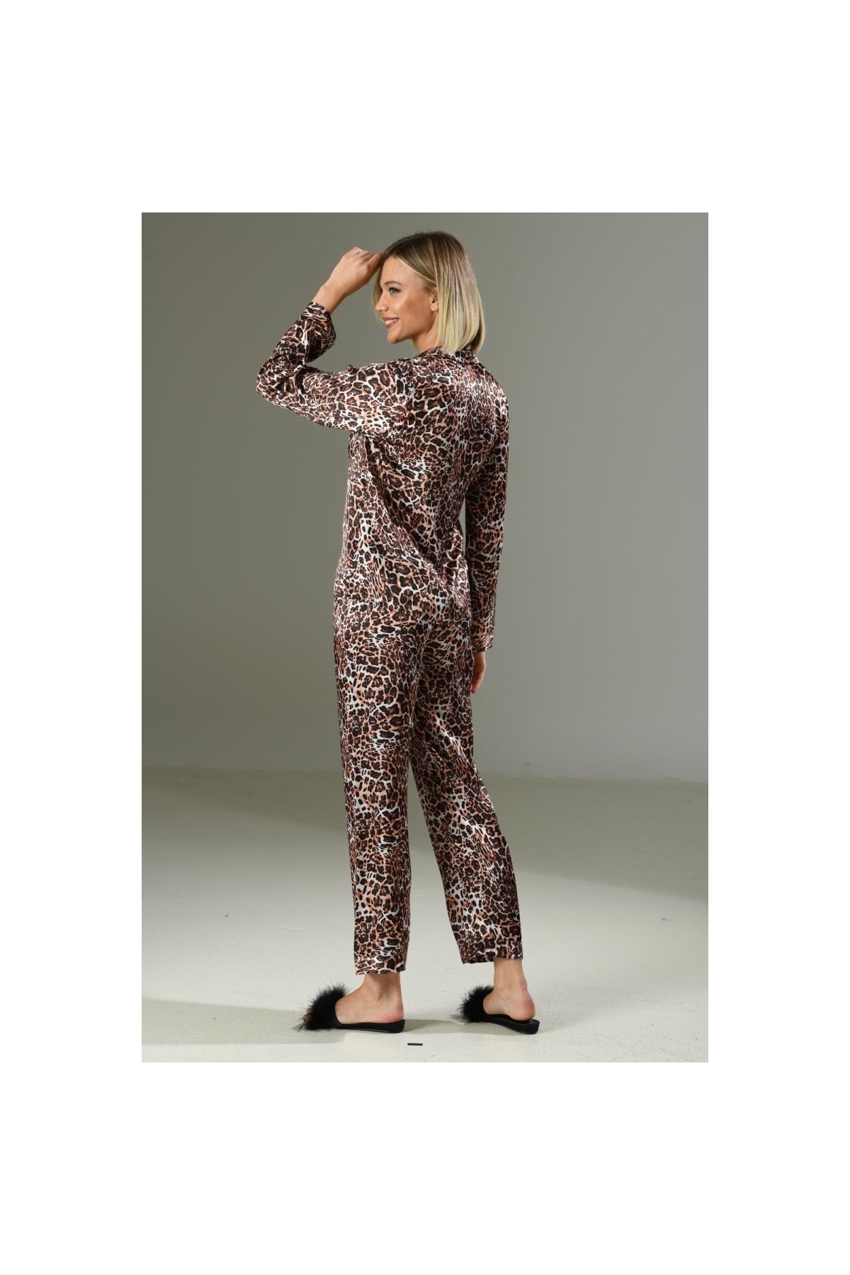 Findit-Leopard Pattern Soft Textured Satin Nightgown Set 2