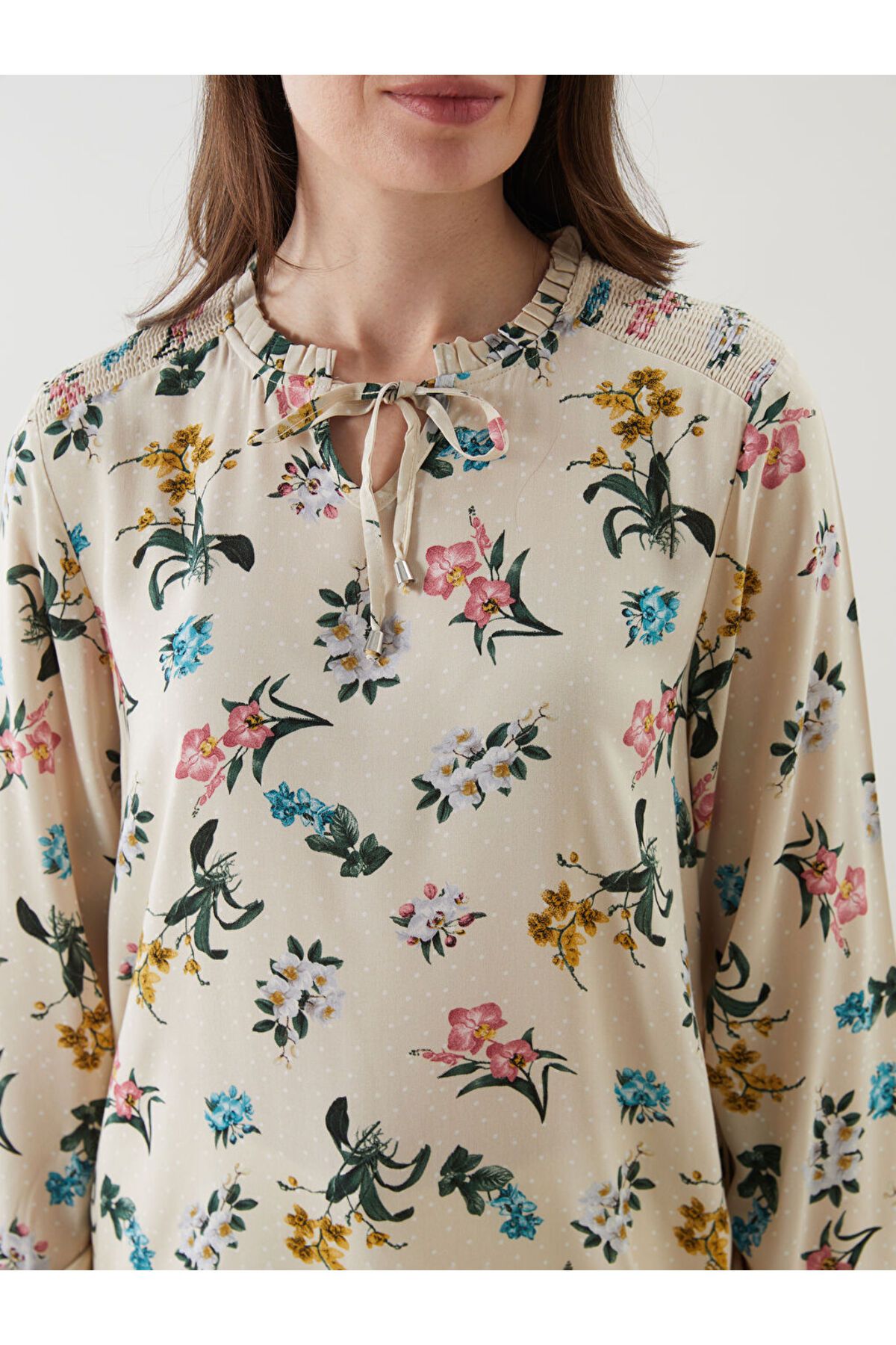 LC Waikiki Yeni Sezon Baglamali Yaka Cicekli Kadin Tunik - S5L425Z8