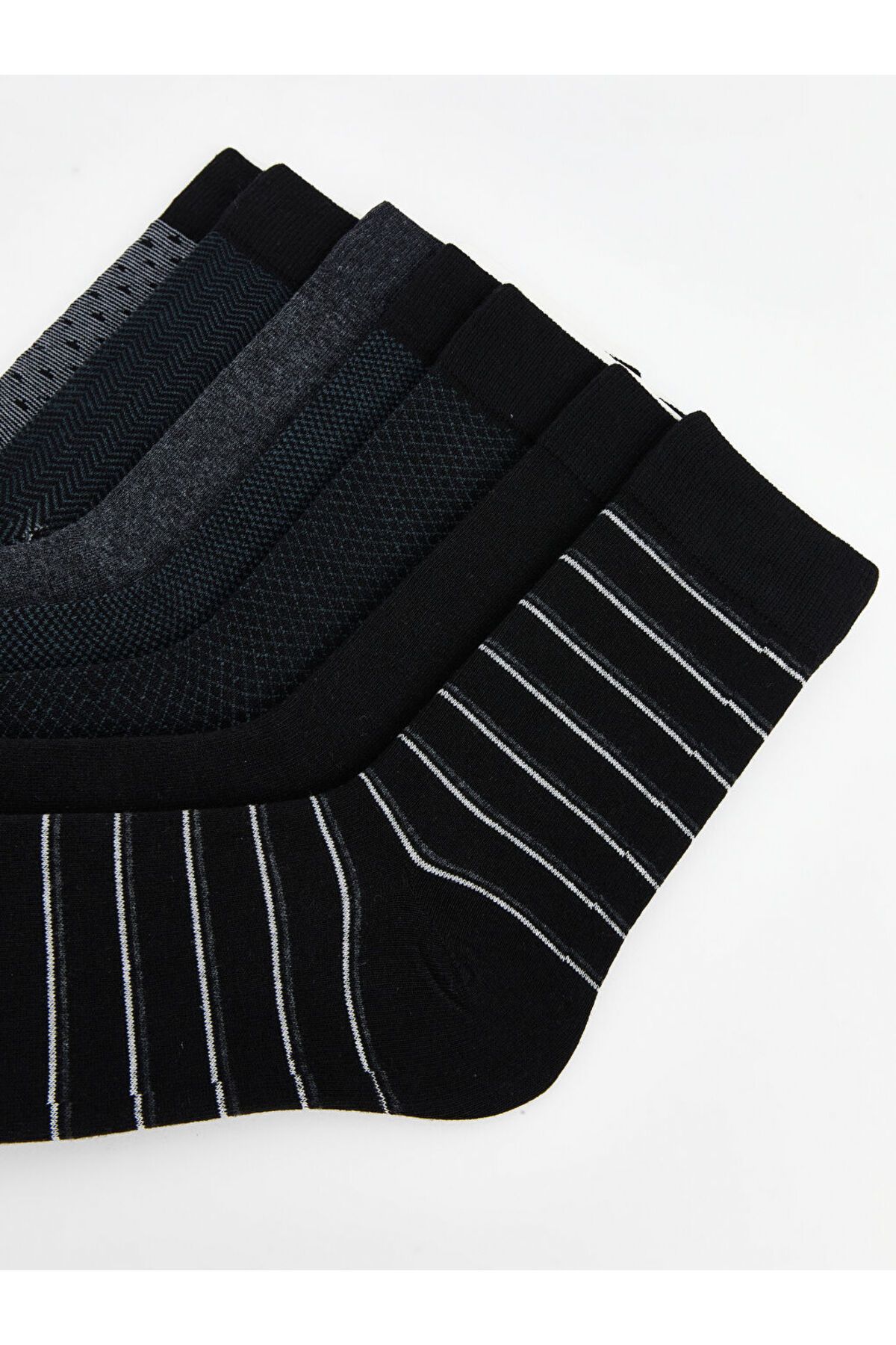 LC Waikiki-Sparkling Selections from Shining Store |   Patterned Men's Socks, Pack of 7 3