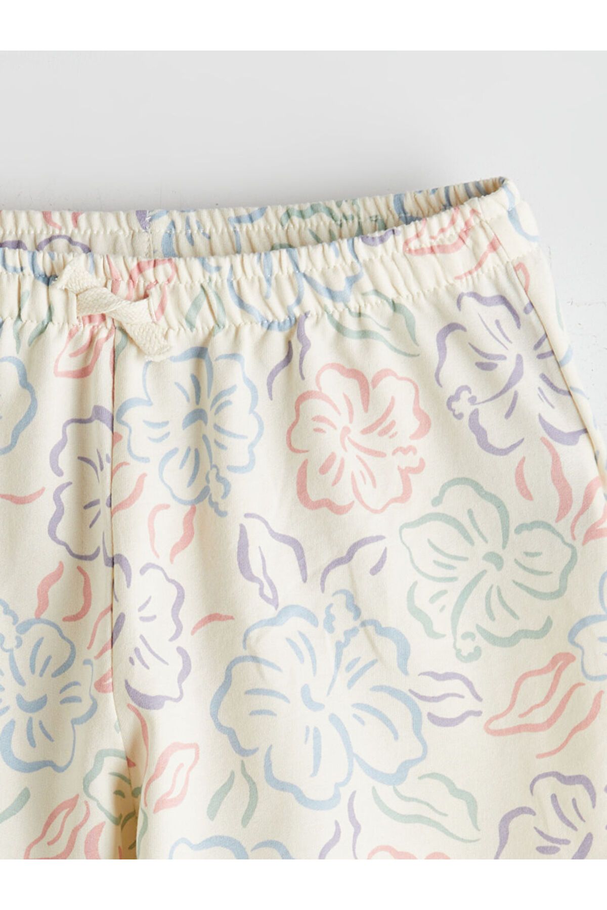 LC Waikiki-Sparkling Selections from Shining Store |   Ecru Girl's Shorts with Elastic Waist 3
