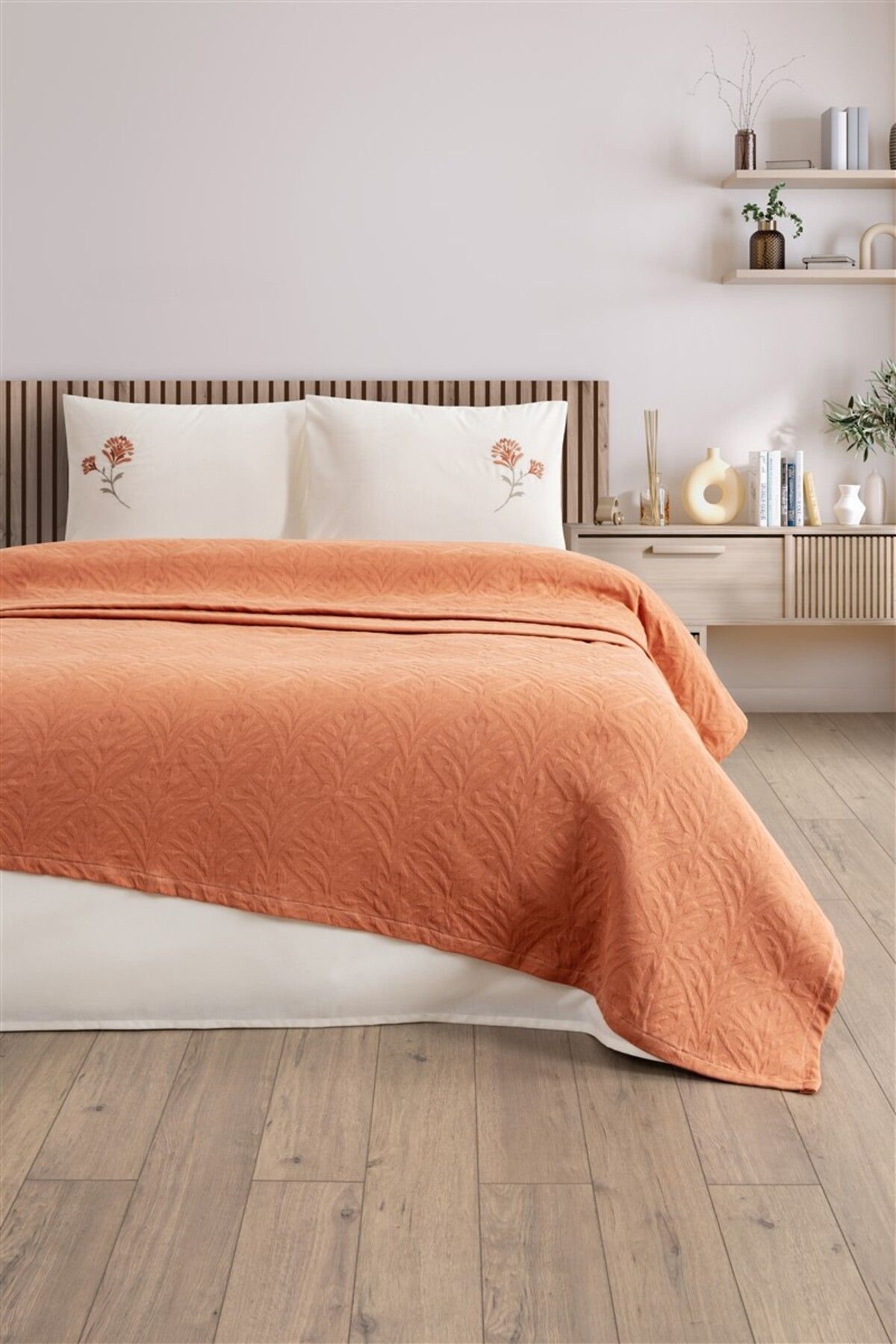Sevim Tivoli Çift Kişilik Jakarlı Pike Takımı-4 Parça Yatak Örtüsü-220x240 cm-Kayısı