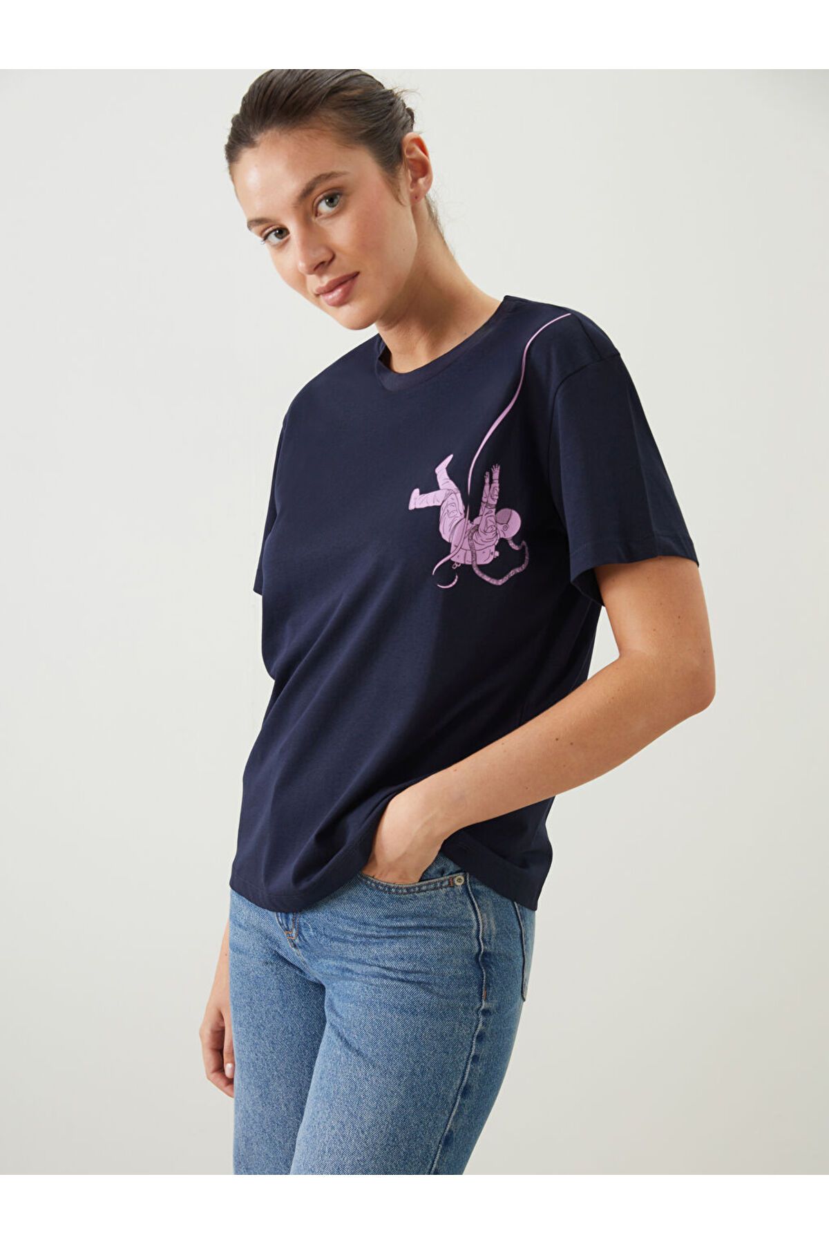 LC Waikiki Yeni Sezon Bisiklet Yaka Baskili Kadin Tisort - S5KR10Z8