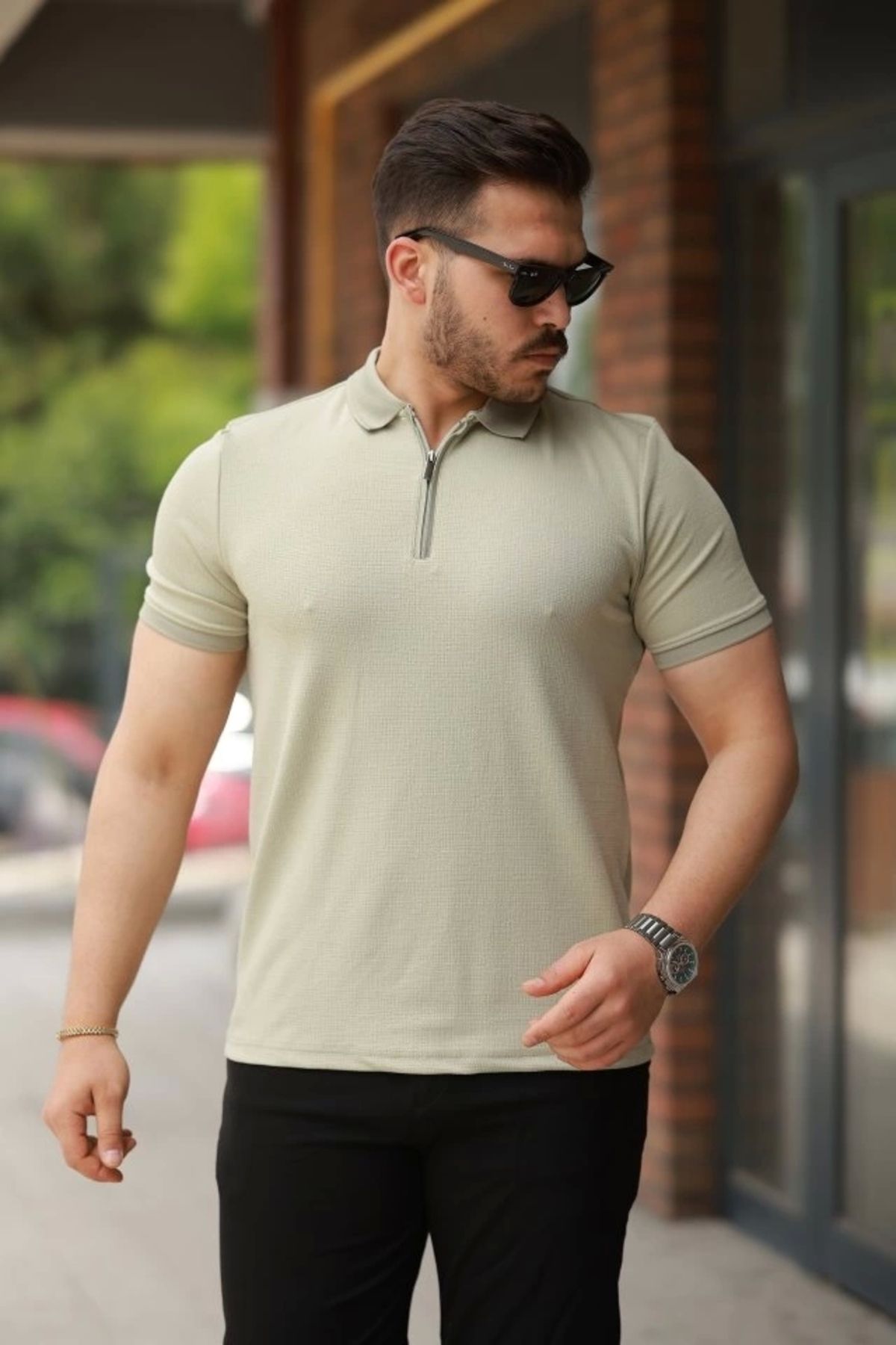 Butik Erkek Fermuarlı Yaka Kısa Kollu Tişört