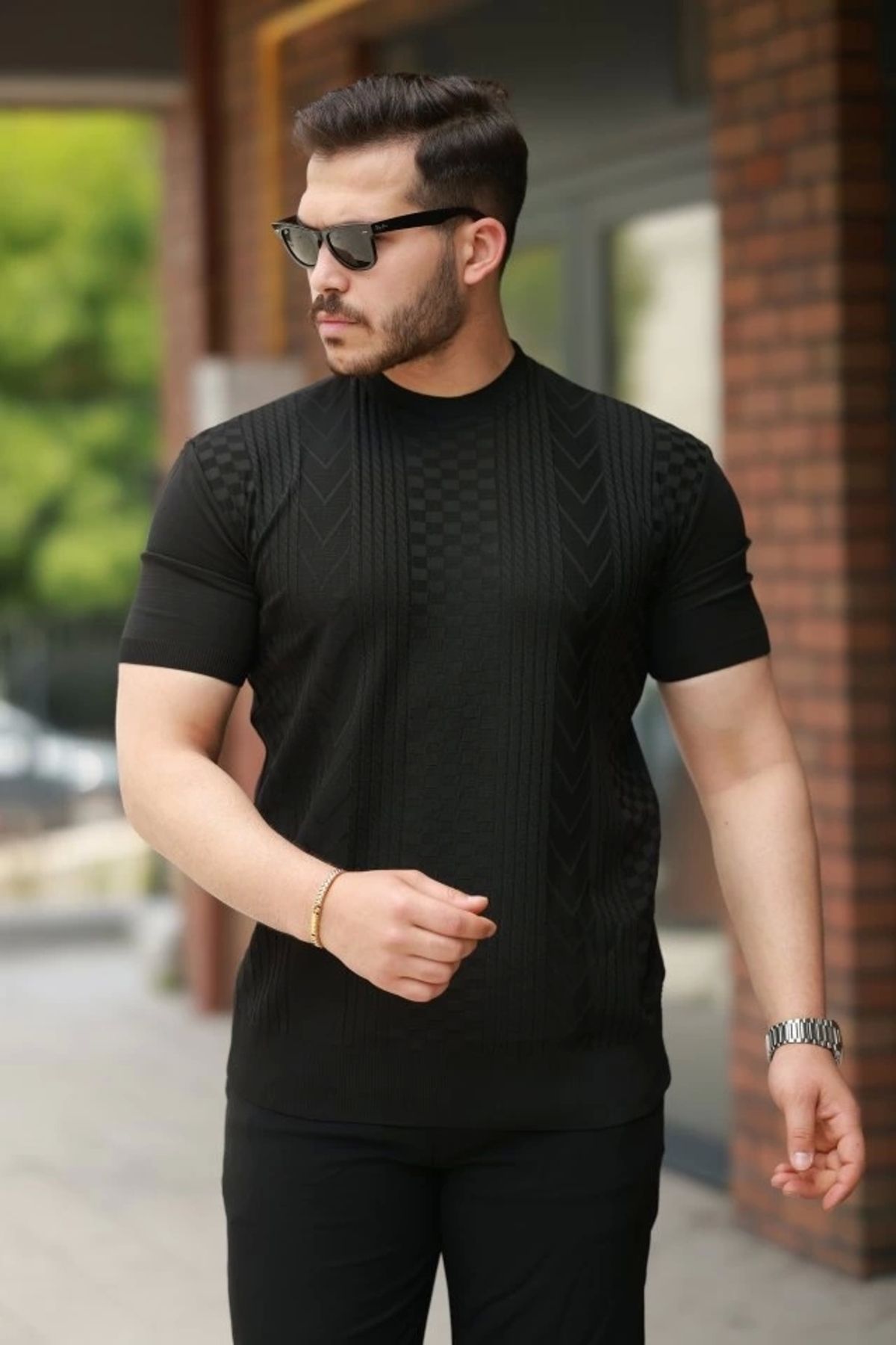 Butik Erkek Desen Dokulu Kısa Kollu Tişört