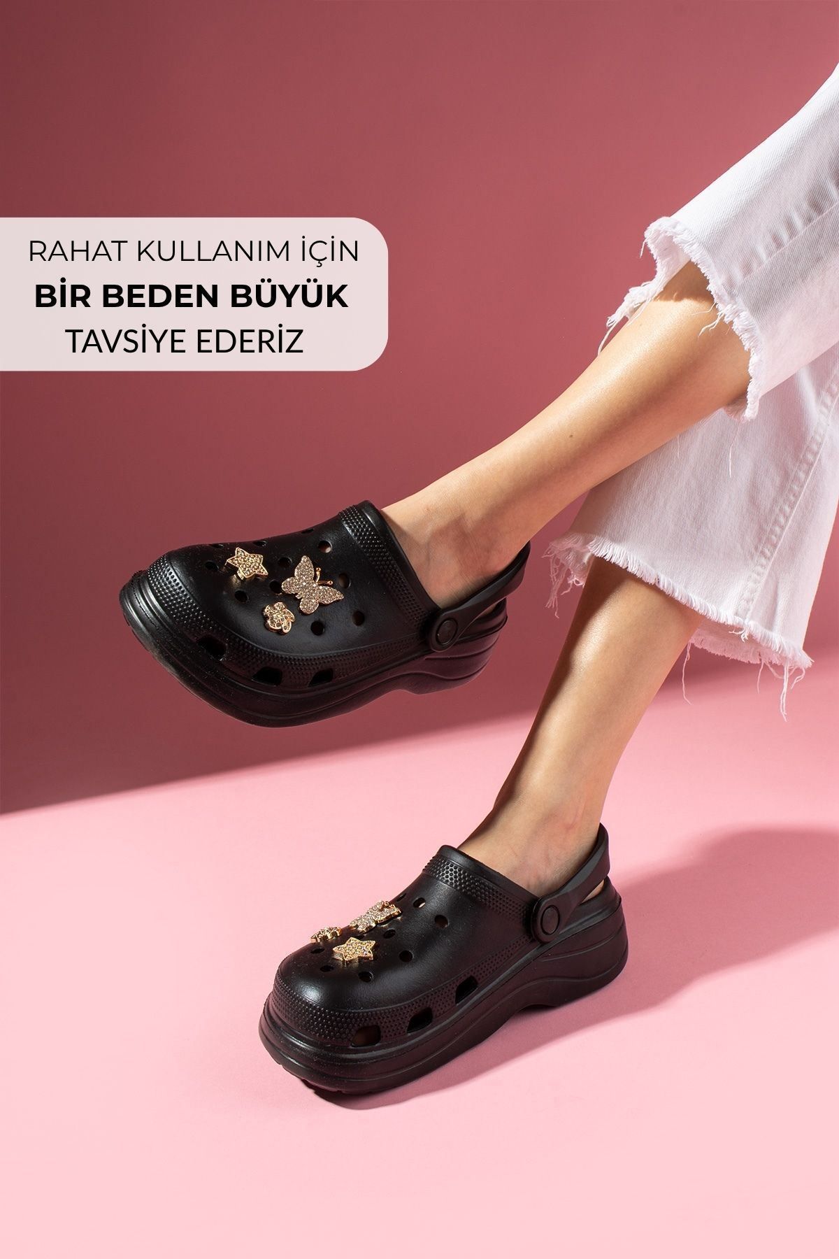 FUGA MODA Siyah Kelebek Yıldız Çiçek Taşlı Aksesuarlı Poliüretan Delikli Önü Kapalı Islak Zemin Erkek Terlik