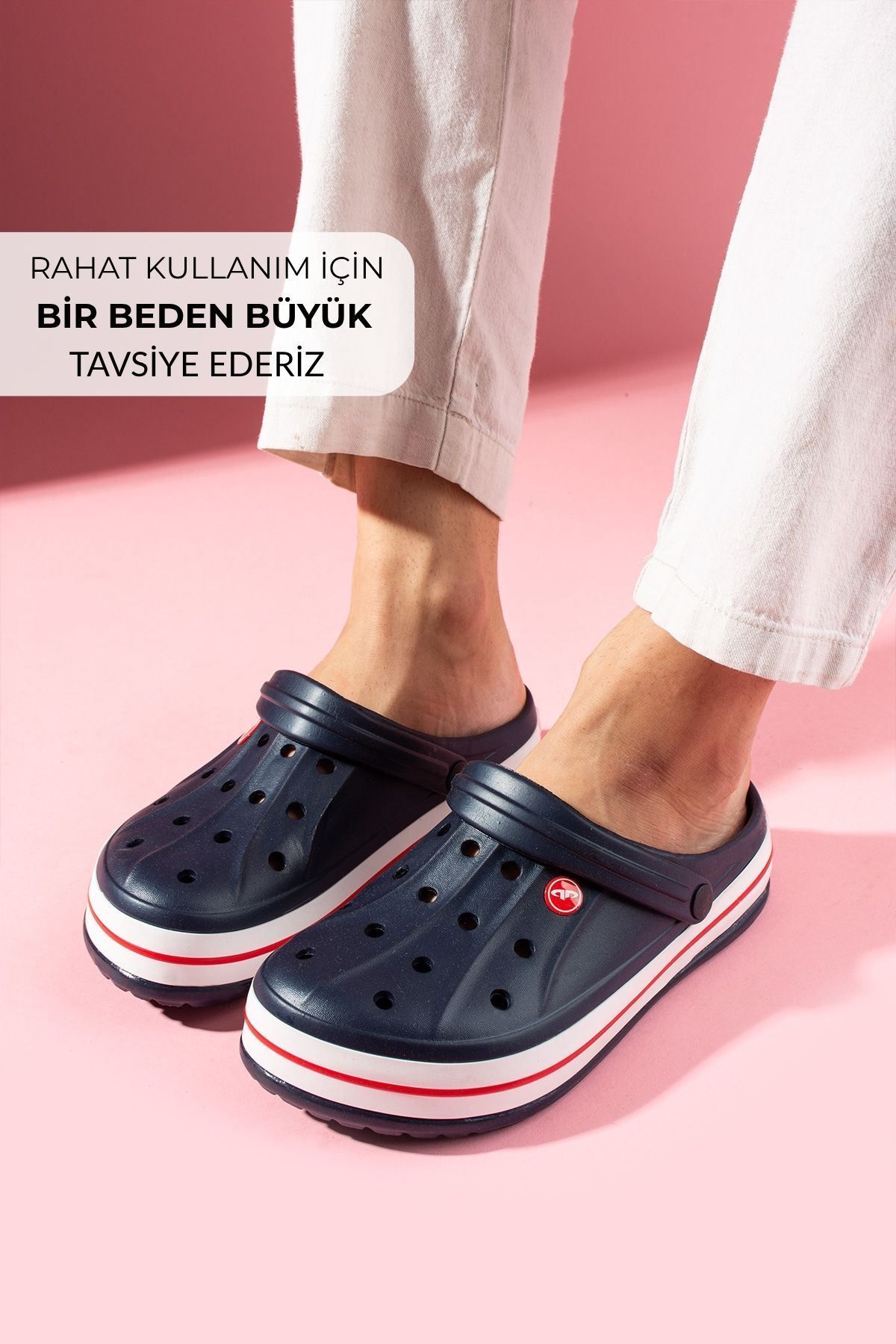 FUGA MODA Richard Lacivert Delikli Çizgi Kabartmalı Poliüretan Önü Kapalı Islak Zemin Erkek Terlik ve Sandale