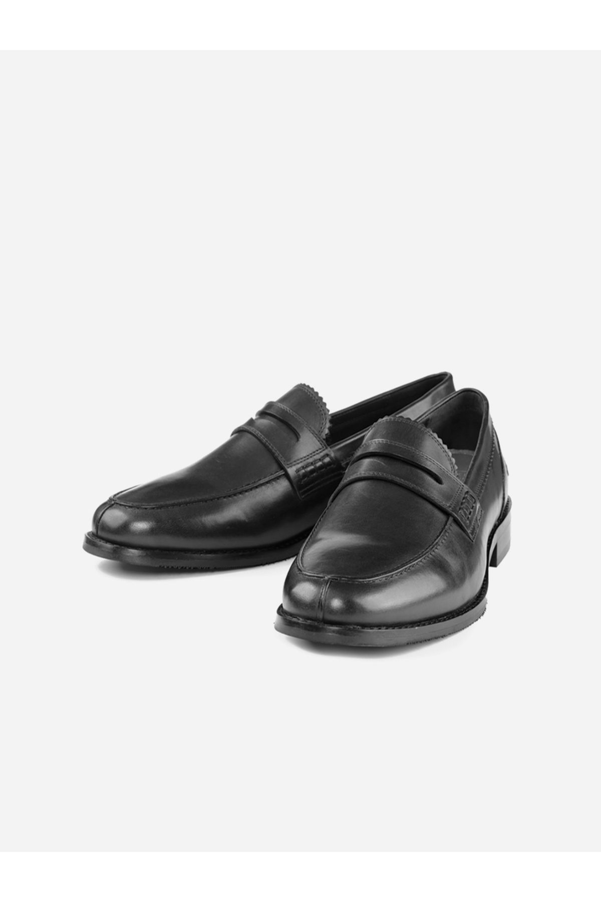 Heel Your Sole By Styli-Solid Slip-On Loafers 2