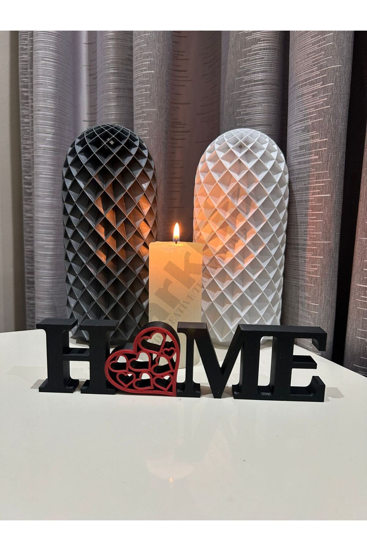 SerenityHaven Home Yazılı Özel Tasarım Kırmızı Kalpli Dekoratif Biblo ve Masaüstü Dekor - Siyah 20 cm x 5 cm