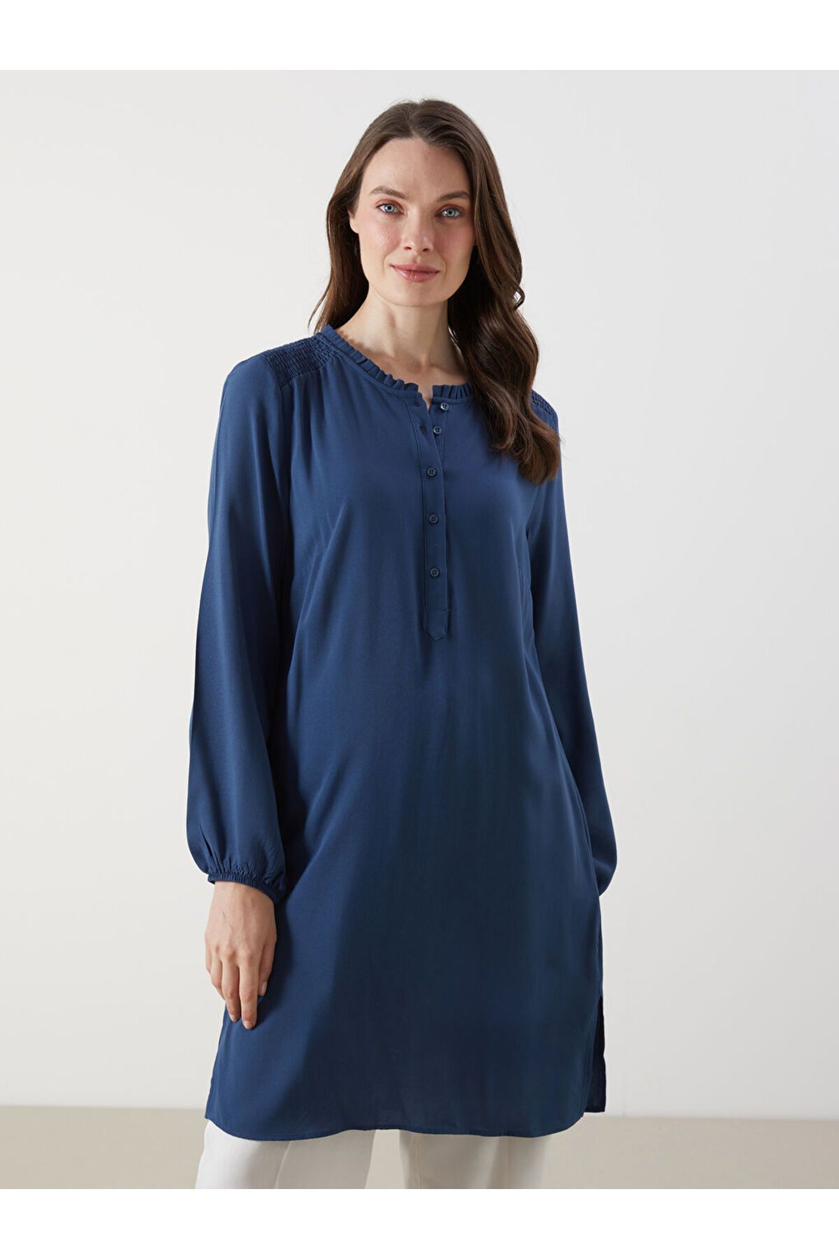 LC Waikiki Yeni Sezon Bisiklet Yaka Kadin Tunik - S5J172Z8