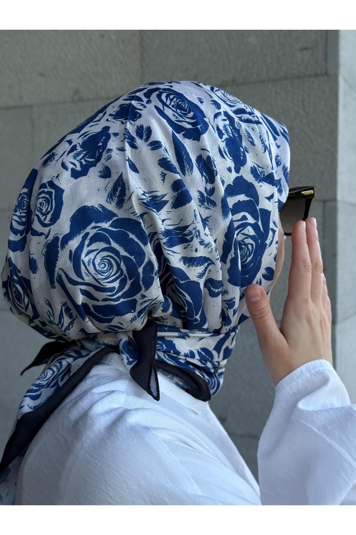 Qalortex Scarf Pamuklu Soft Roza Desen Eşarp-Mavi/Krem