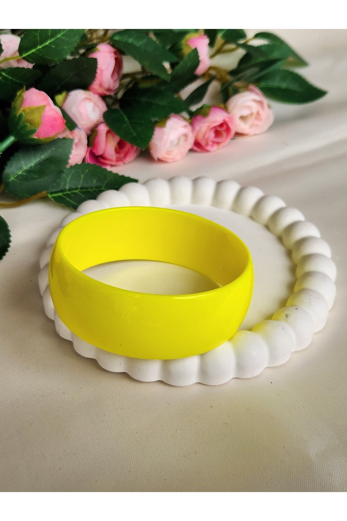 GIHANDMADE 🌈 Minimalist Reçine Bileklik – Canlı Renkli Kadın Aksesuar (Sarı, Pembe, Turuncu, Mavi)